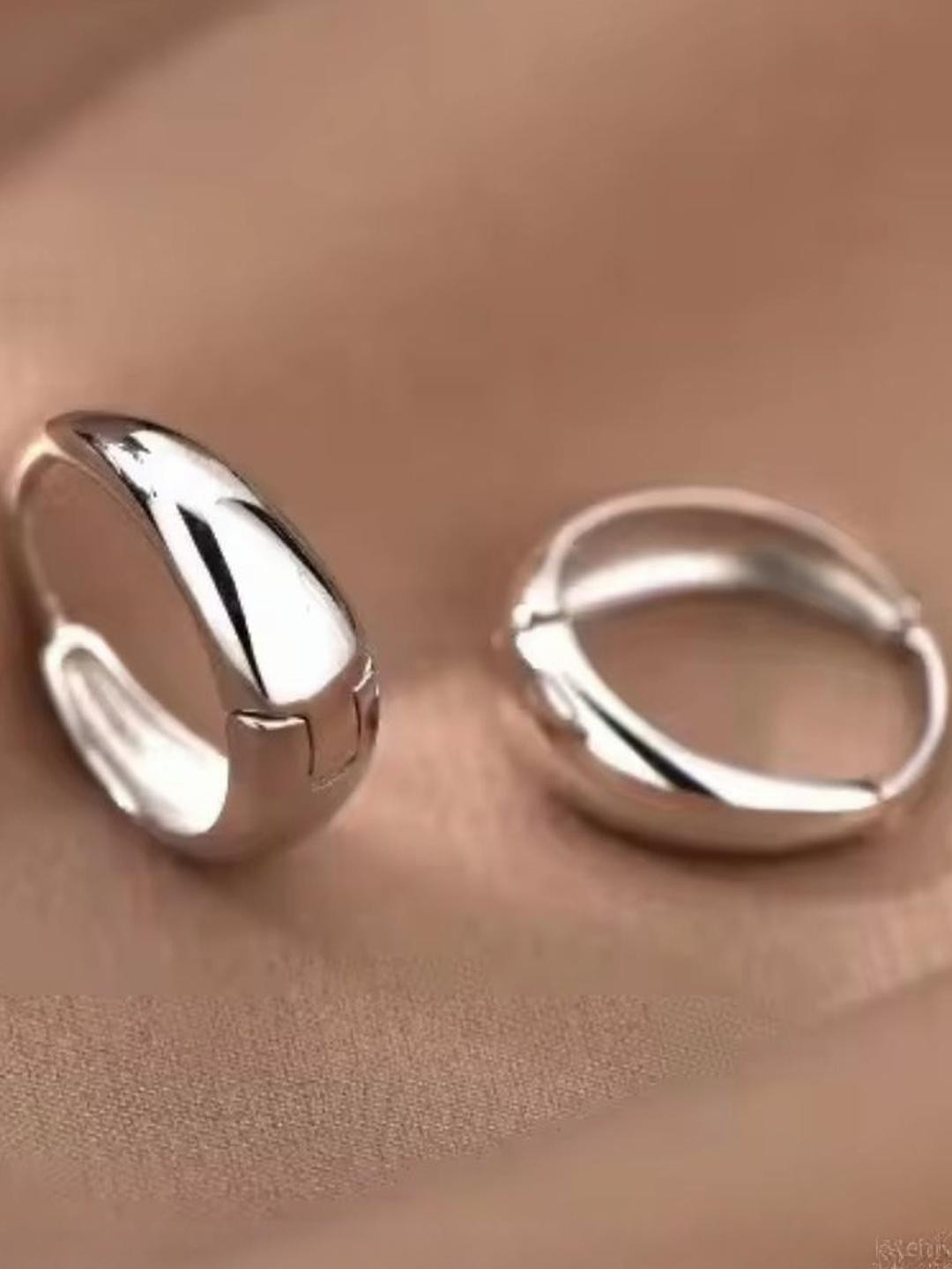 Nitant Contemporary Hoop Earrings
