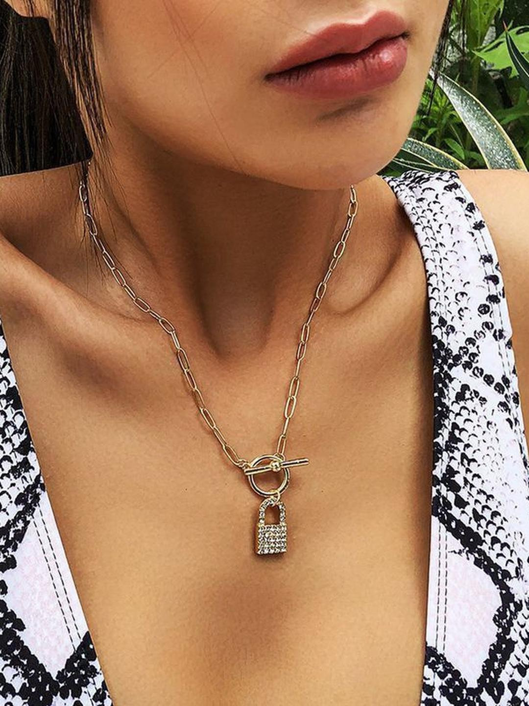 Arzonai Silver-Toned Metal Chain