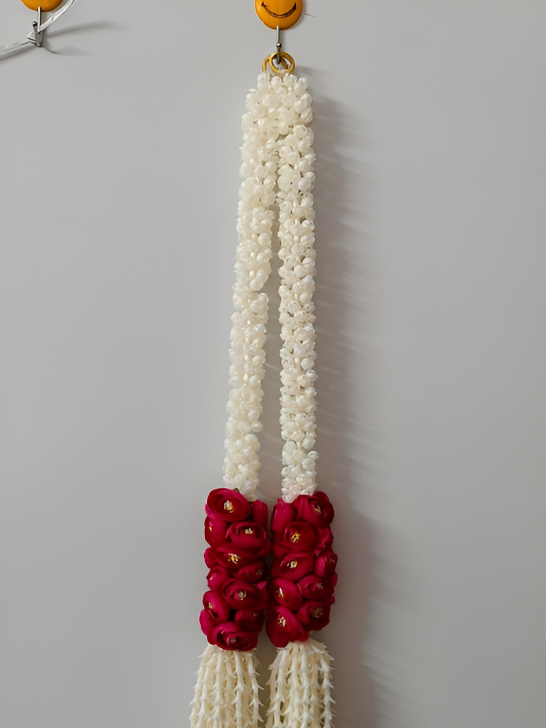 Sellplus 2 Pcs White & Red Mogra Flower With Tassel Wall Hanging