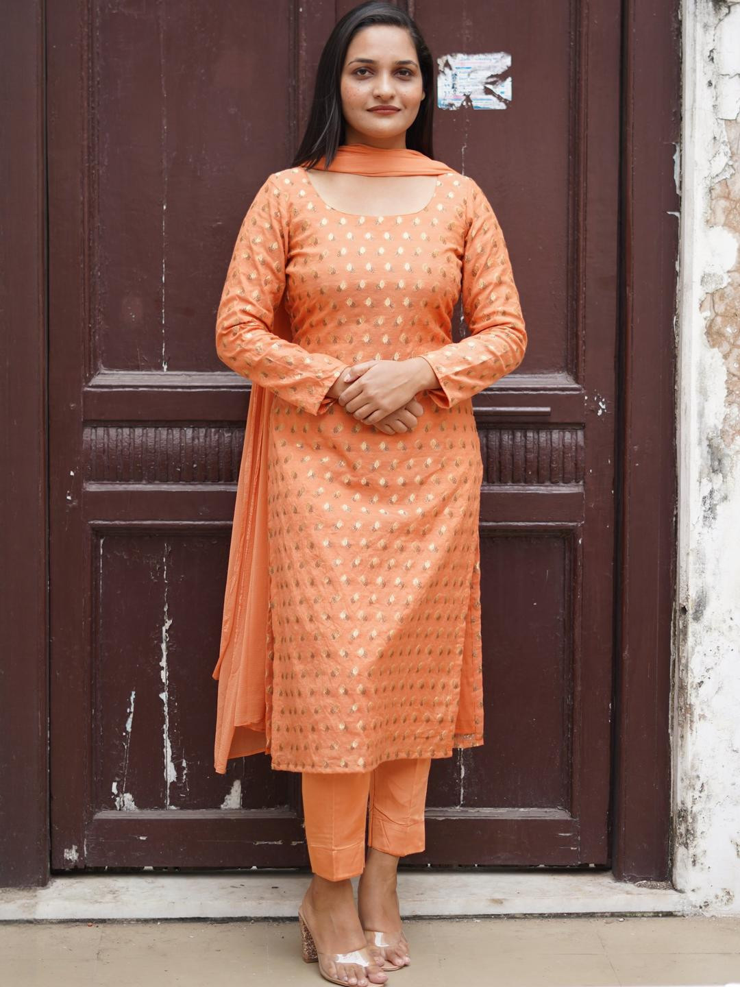 Label Ratan Women Dyed Straight Kurta Set