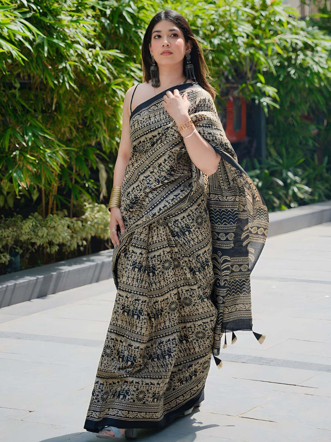 Kalini Women Art Silk Kalamkari Print Saree