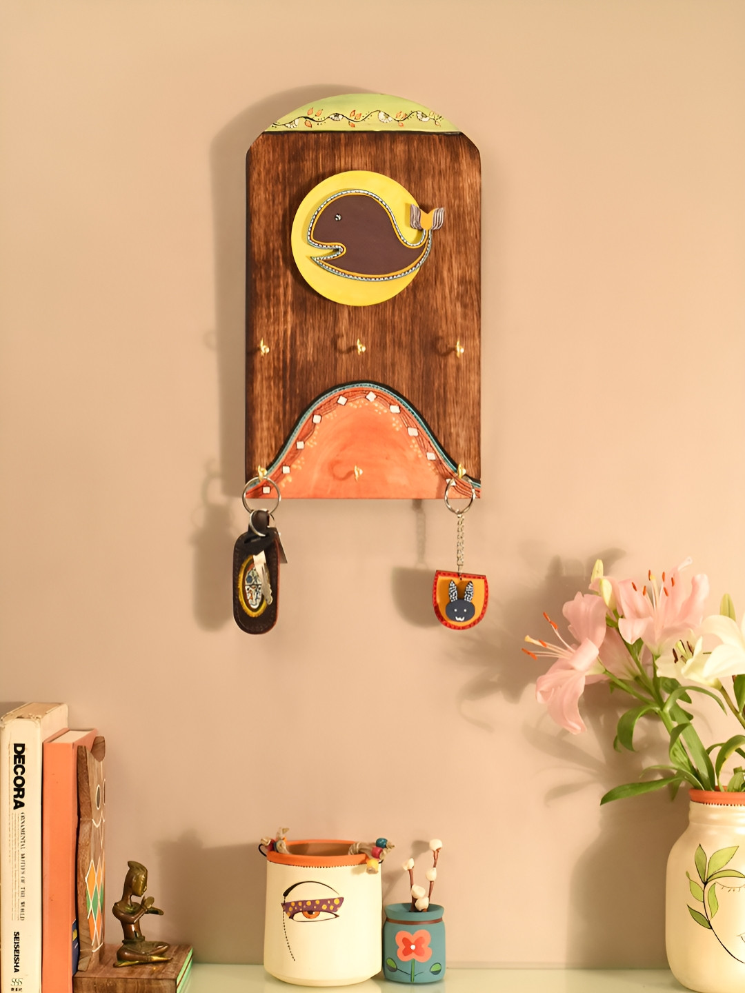 AAKRITI ART CREATIONS Brown & Yellow Ona Key Hanger With Fish Motif & Beautiful Art Work