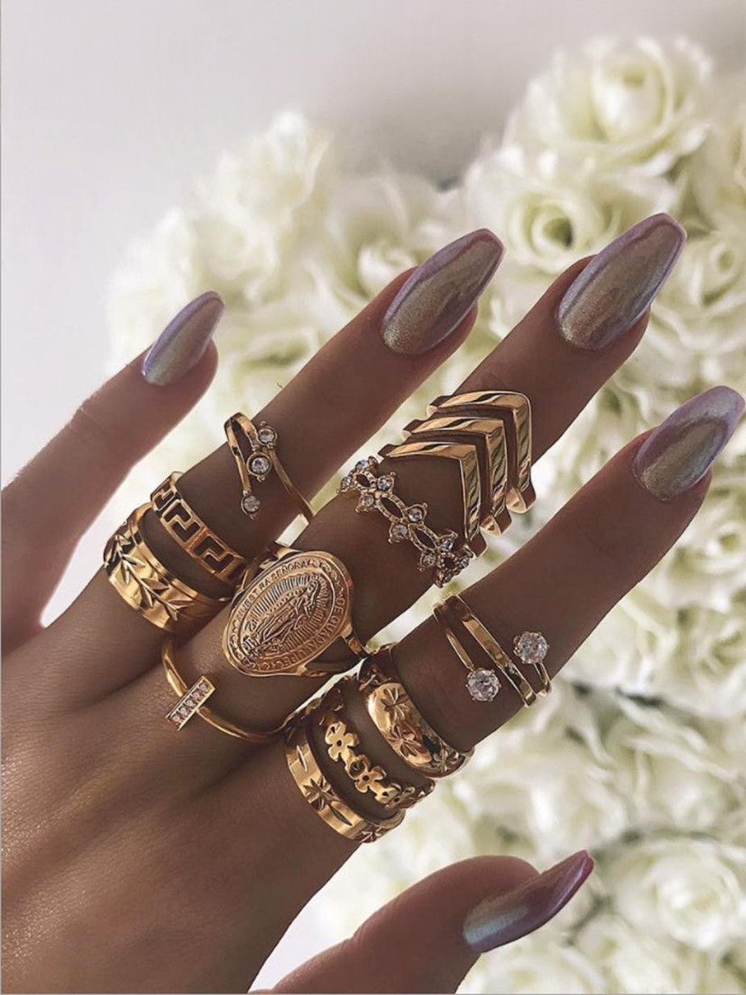 Arzonai Set of 11 Gold Plated Rings