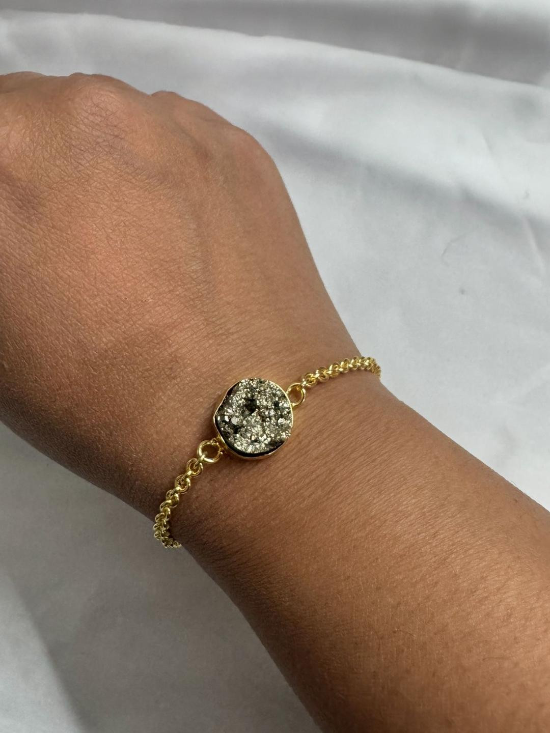 Ore Healing Crystals Unisex Brass Bracelet