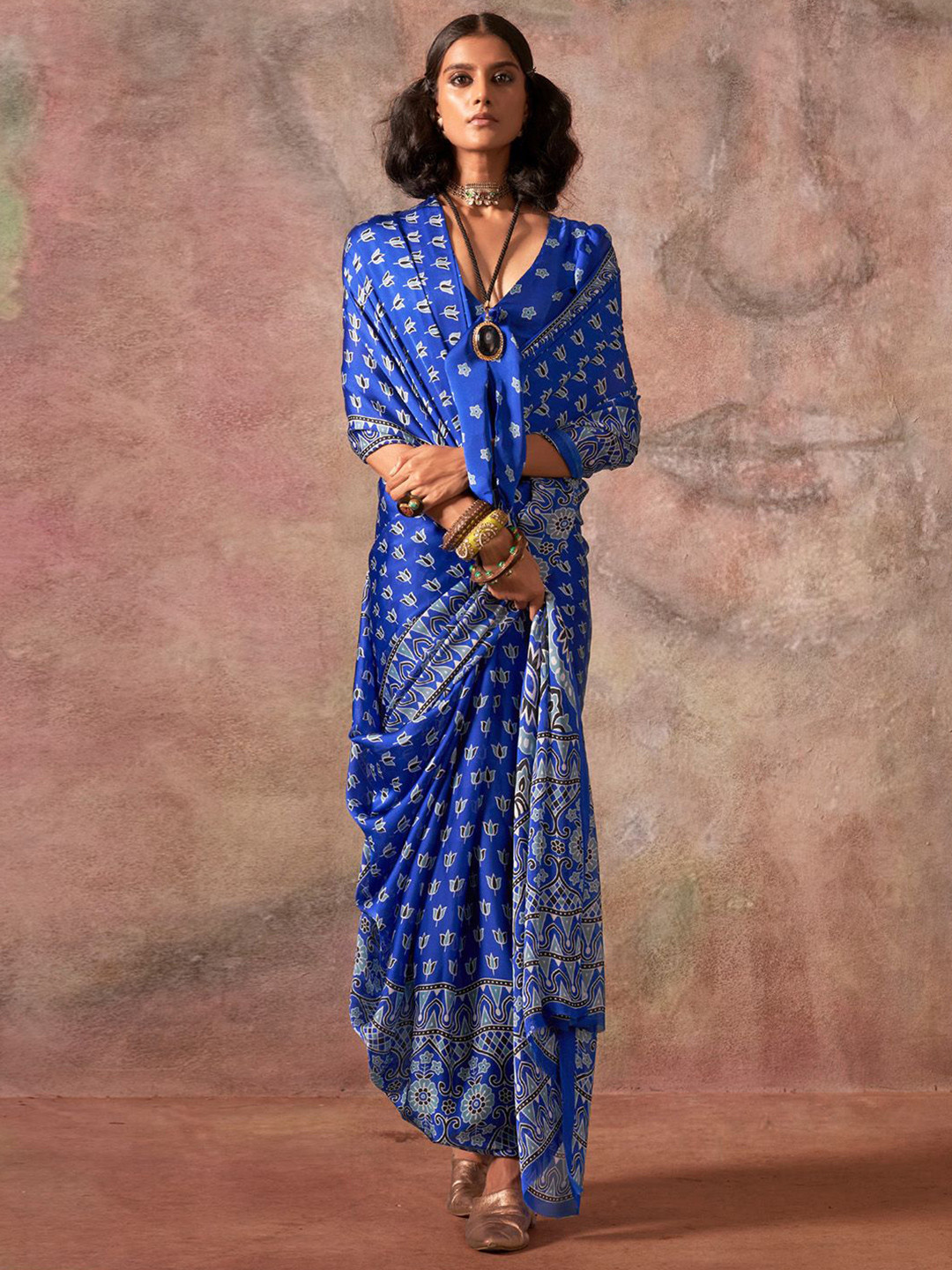 Sangria Ethnic Printed Saree WithBlousePiece