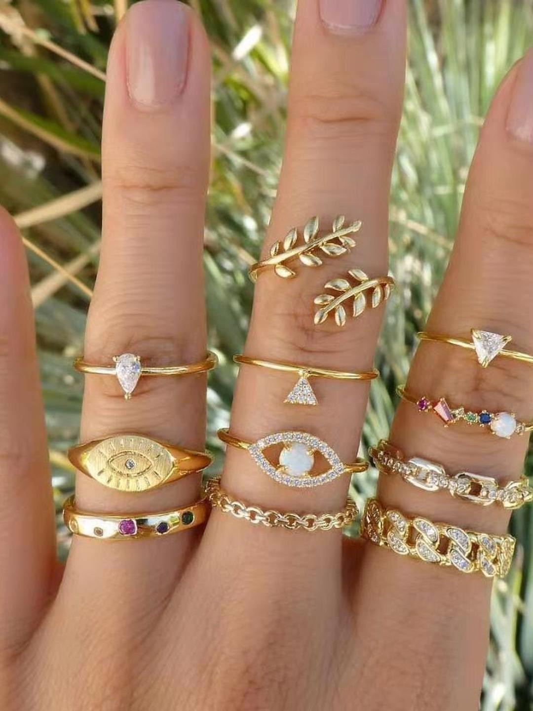 Arzonai Gold Alloy Finger Ring