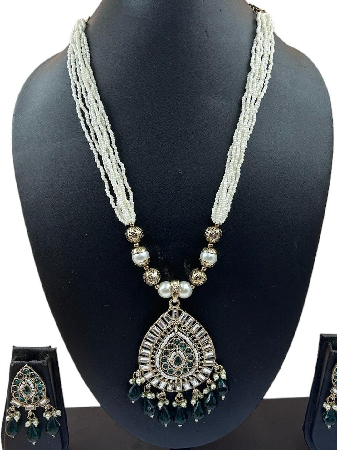 ANTIQUE JEWELLERY Brass ewellery Set