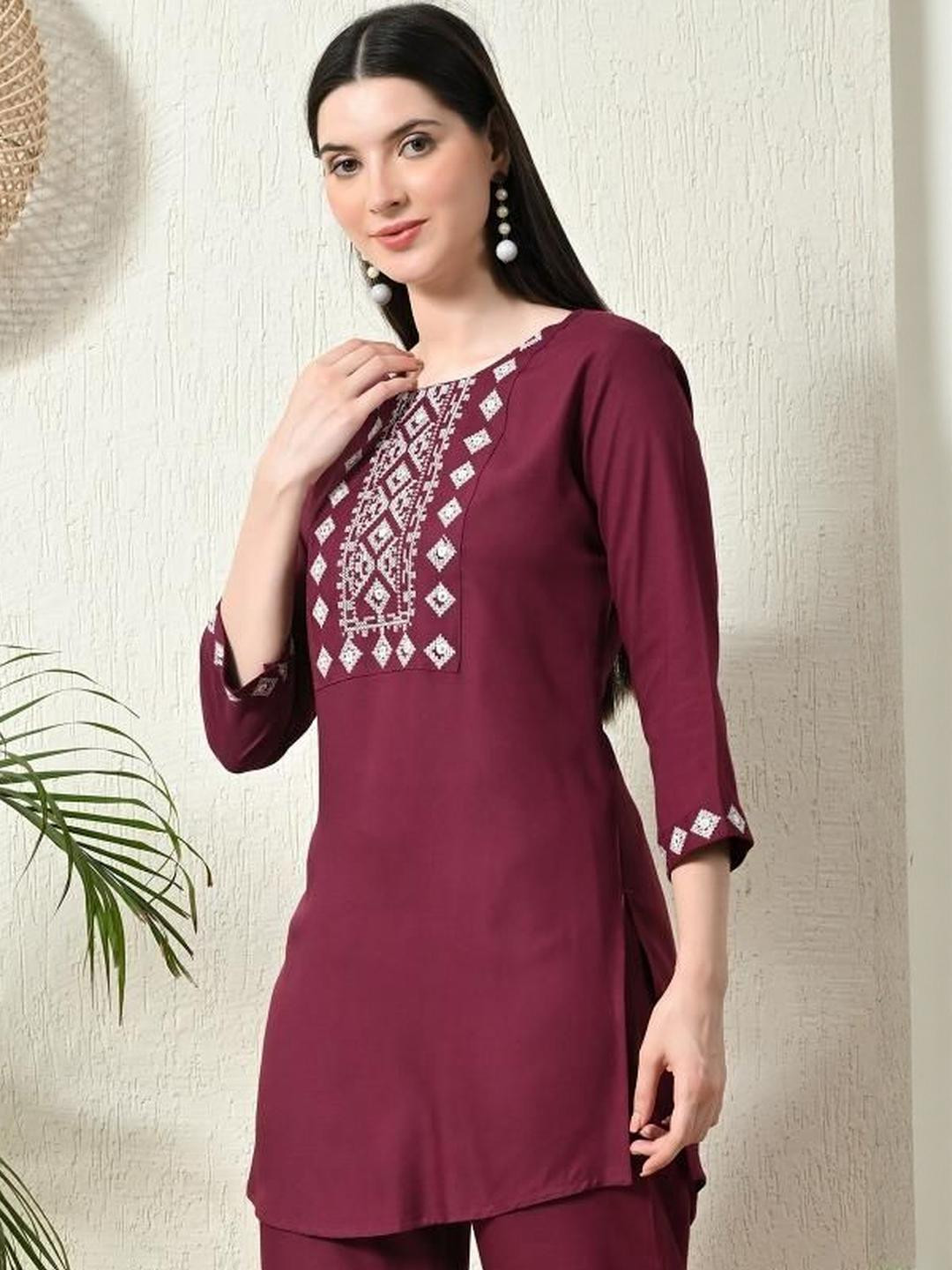 Fashion4word Geometric Yoke Design Mirror Work Kurti