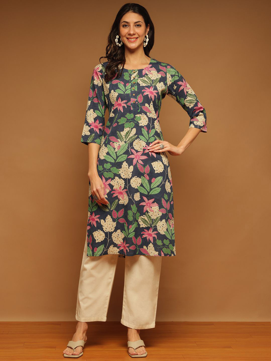 ARAVALII Petal Charm Floral Printed Straight Kurta