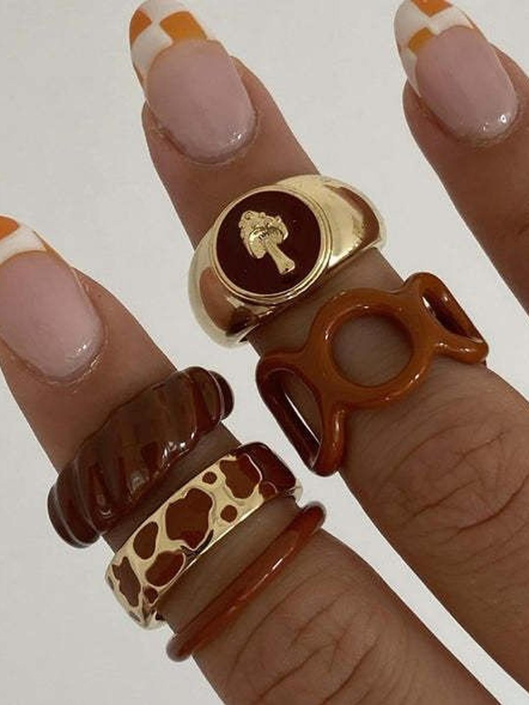 Arzonai Set of 5 Brown Magic Mushroom Croissant Rings