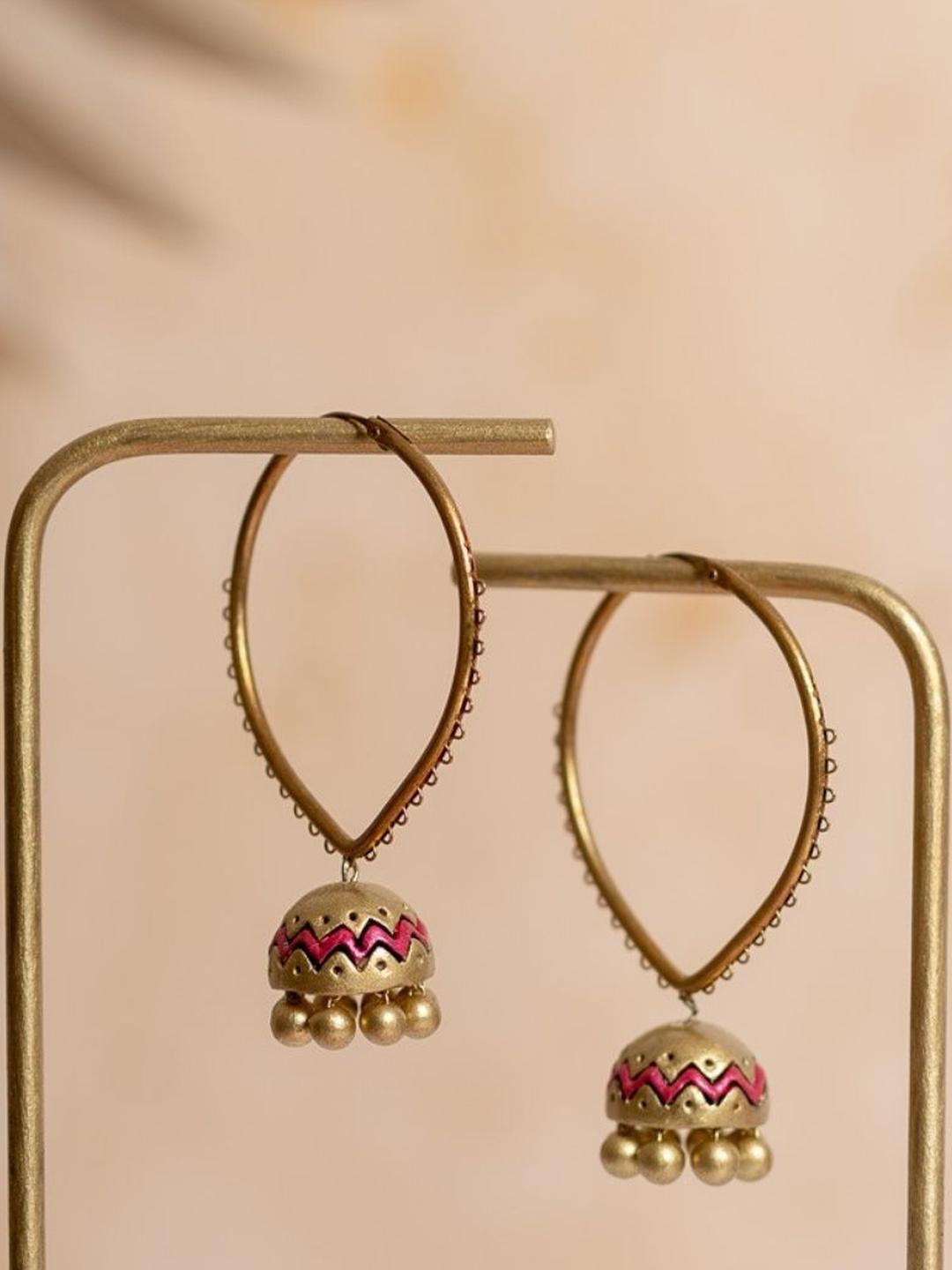 Mridah Oval Hoop Earrings