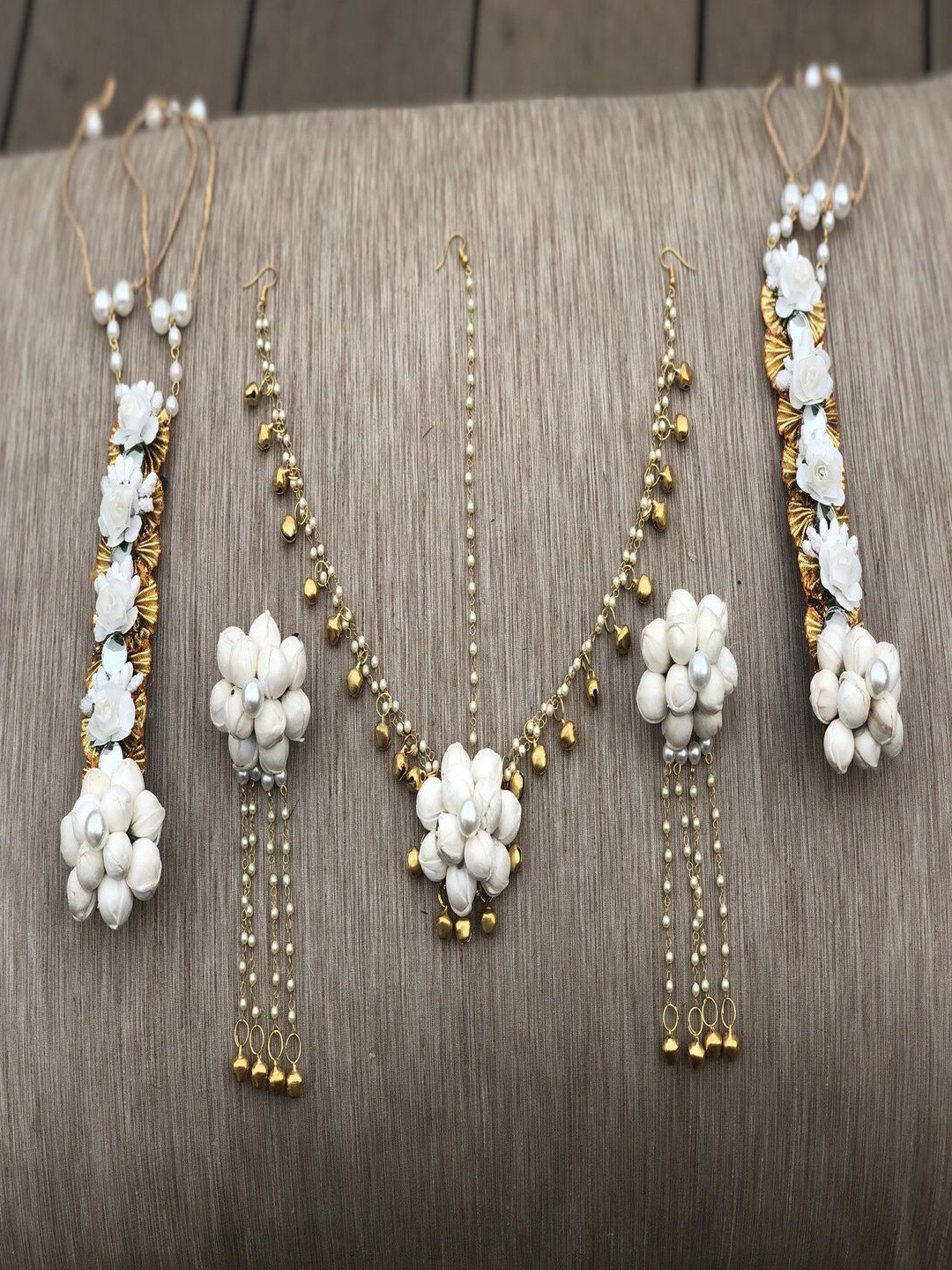 Flosaira Mogra Delight Jewellery Set