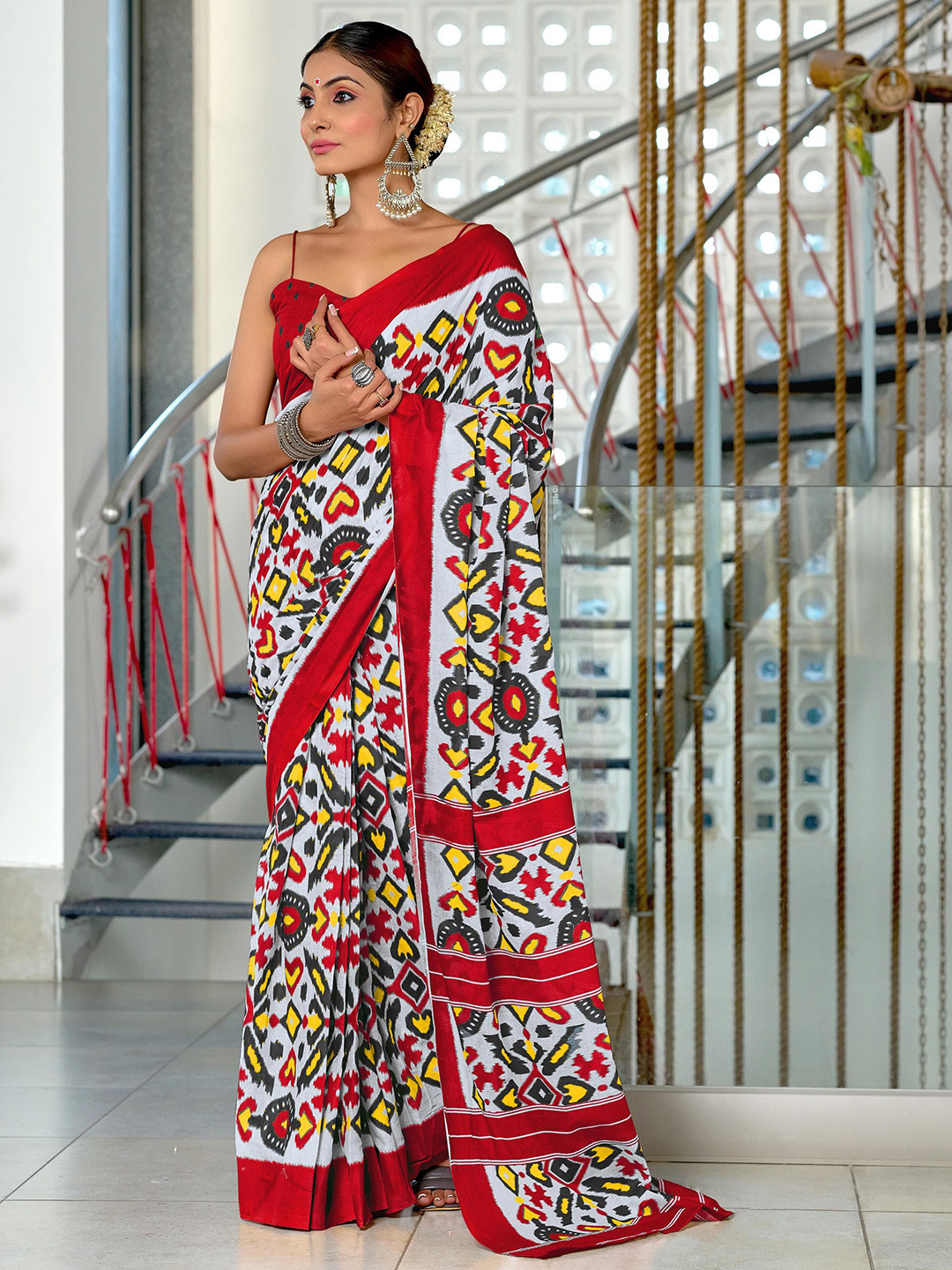 DIVASTRI Mulcotton Ikat Block Print Saree with Unstitched Blouse Piece