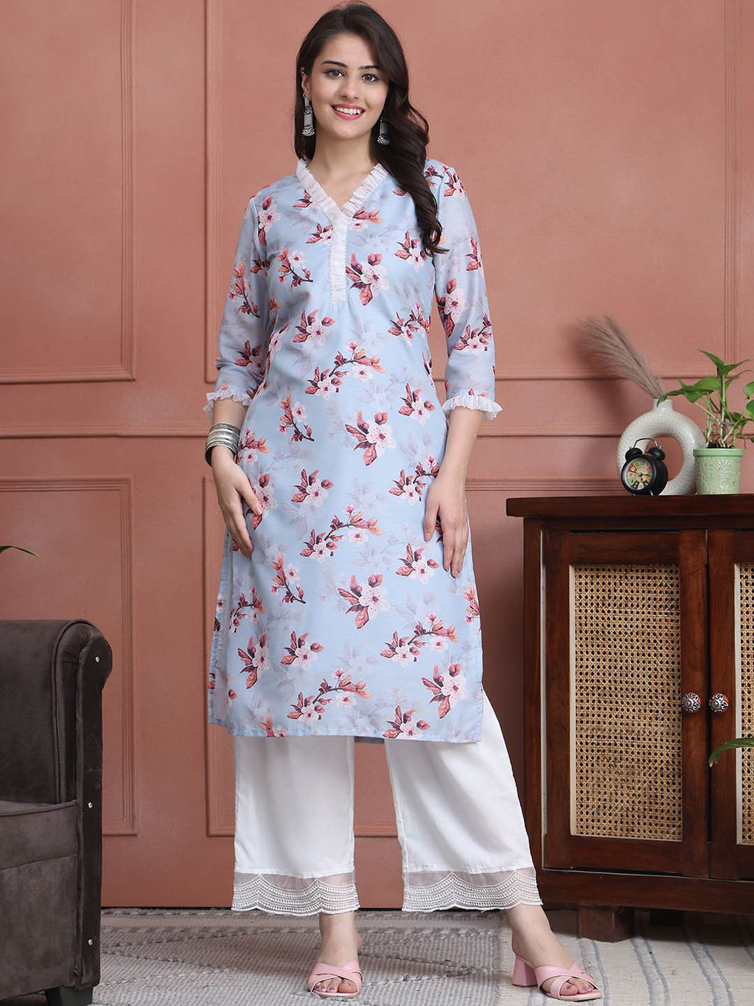 JABAMA Floral Printed V-Neck Straight Pure Cotton Kurta With Trousers