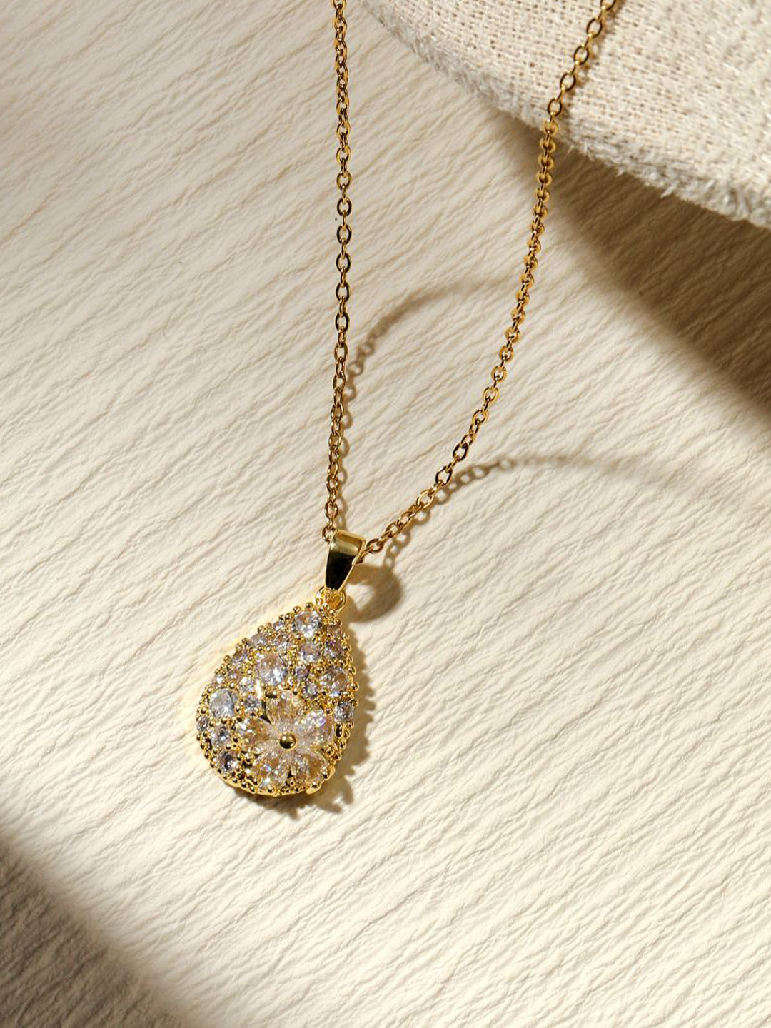 SALTY Gulaabo Artificial Stones Studded Tear Drop Shaped Pendant With Chain