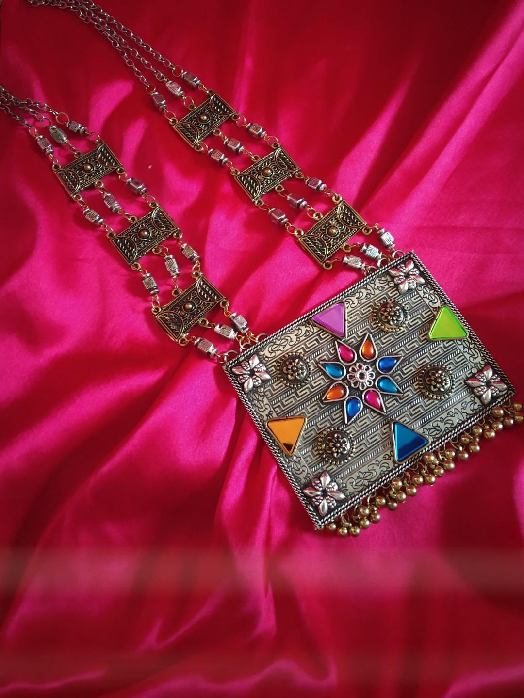 Bareilyy Massive Pendant Statement Necklace