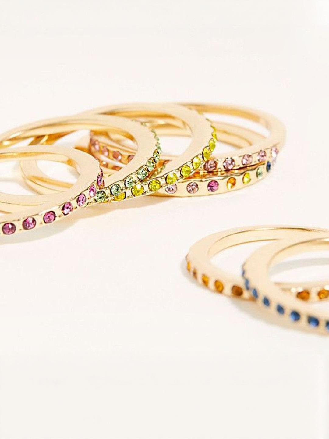 Arzonai Pack of 7 Multicolour Metal Ring Set