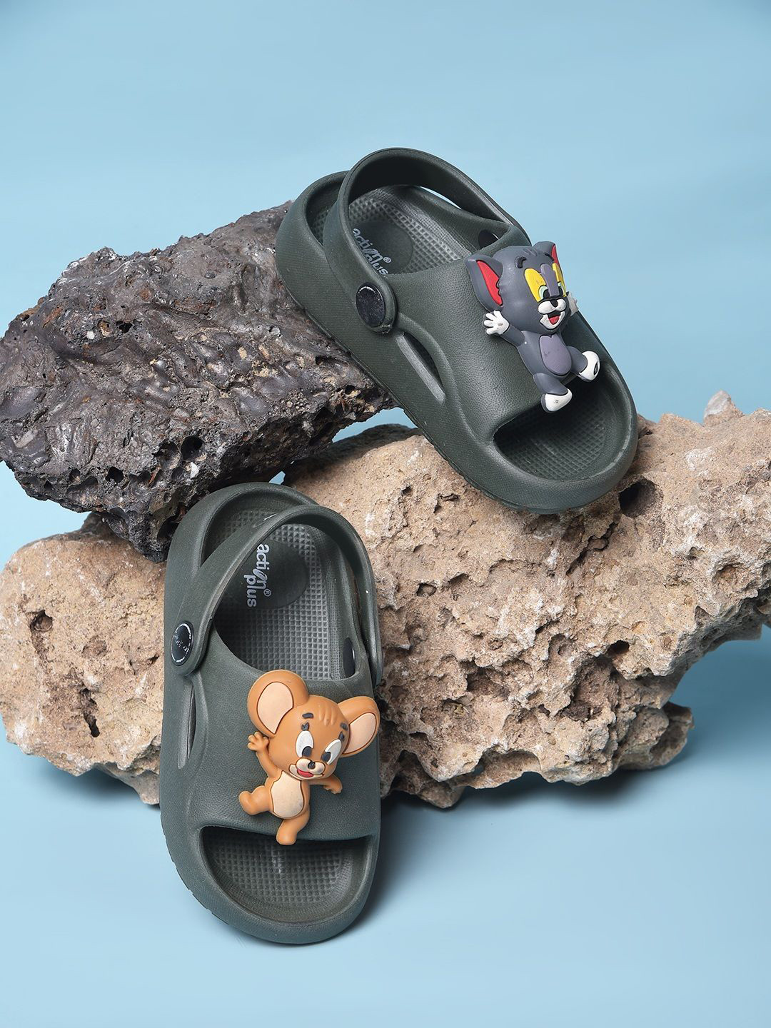 Action Unisex Kids Clogs