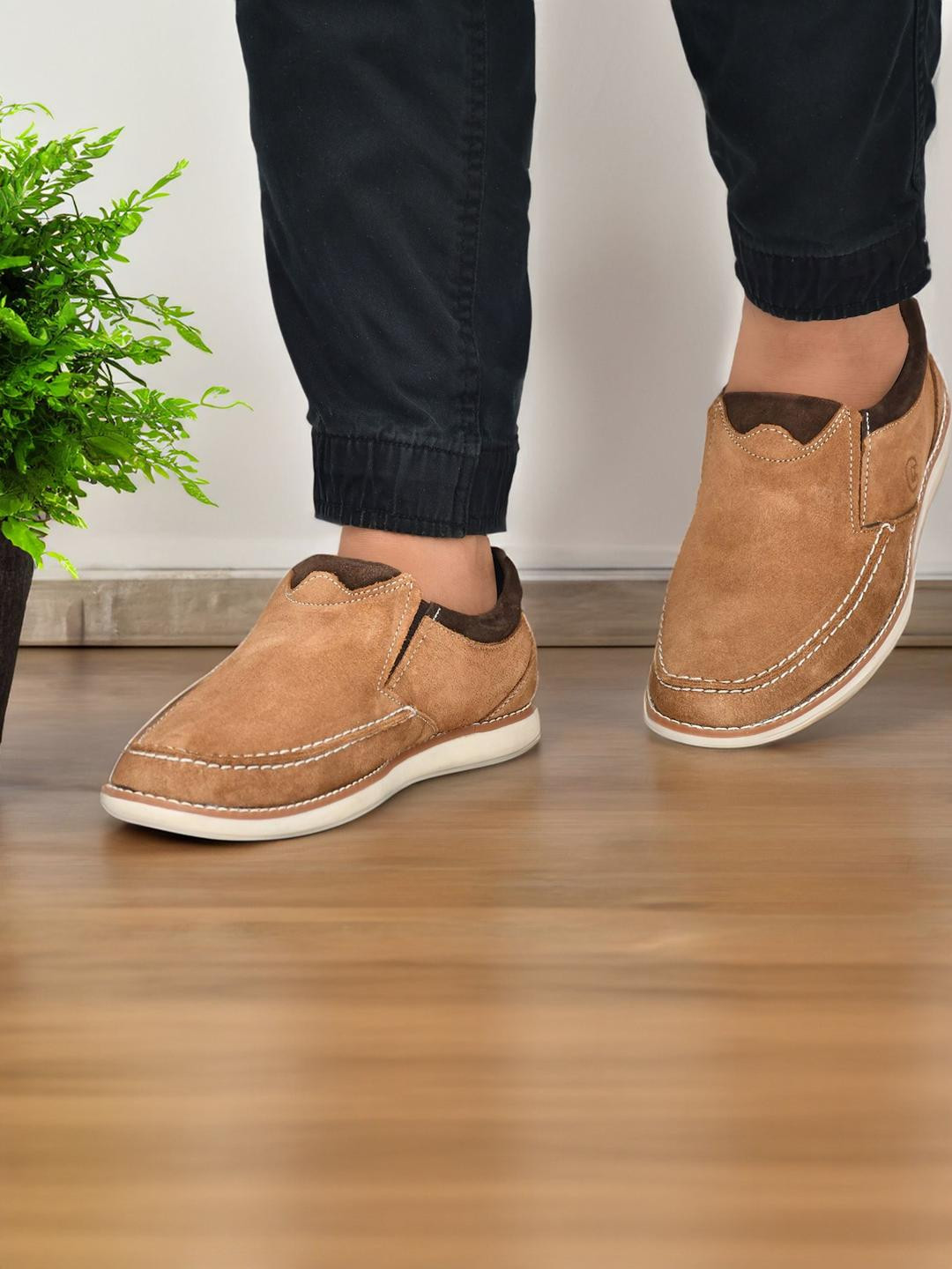 G L Trend Men Colourblocked Suede Slip-On Sneakers