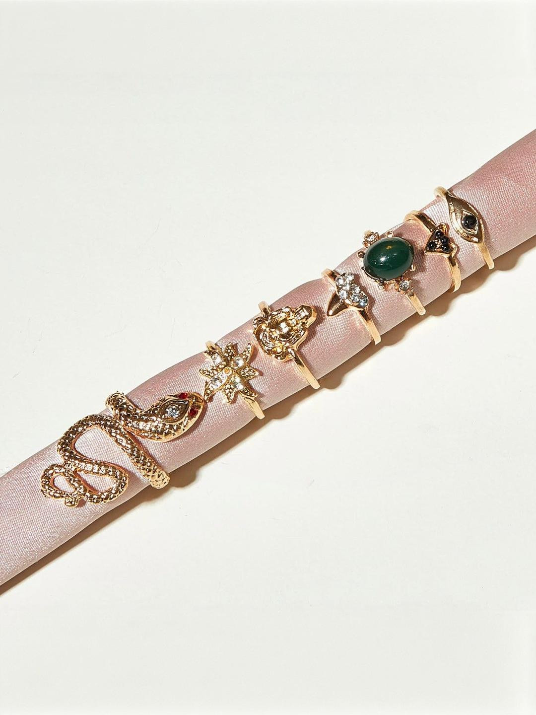 Arzonai Set Of 7 Retro Portrait Gold Coin Cross Pattern Rings