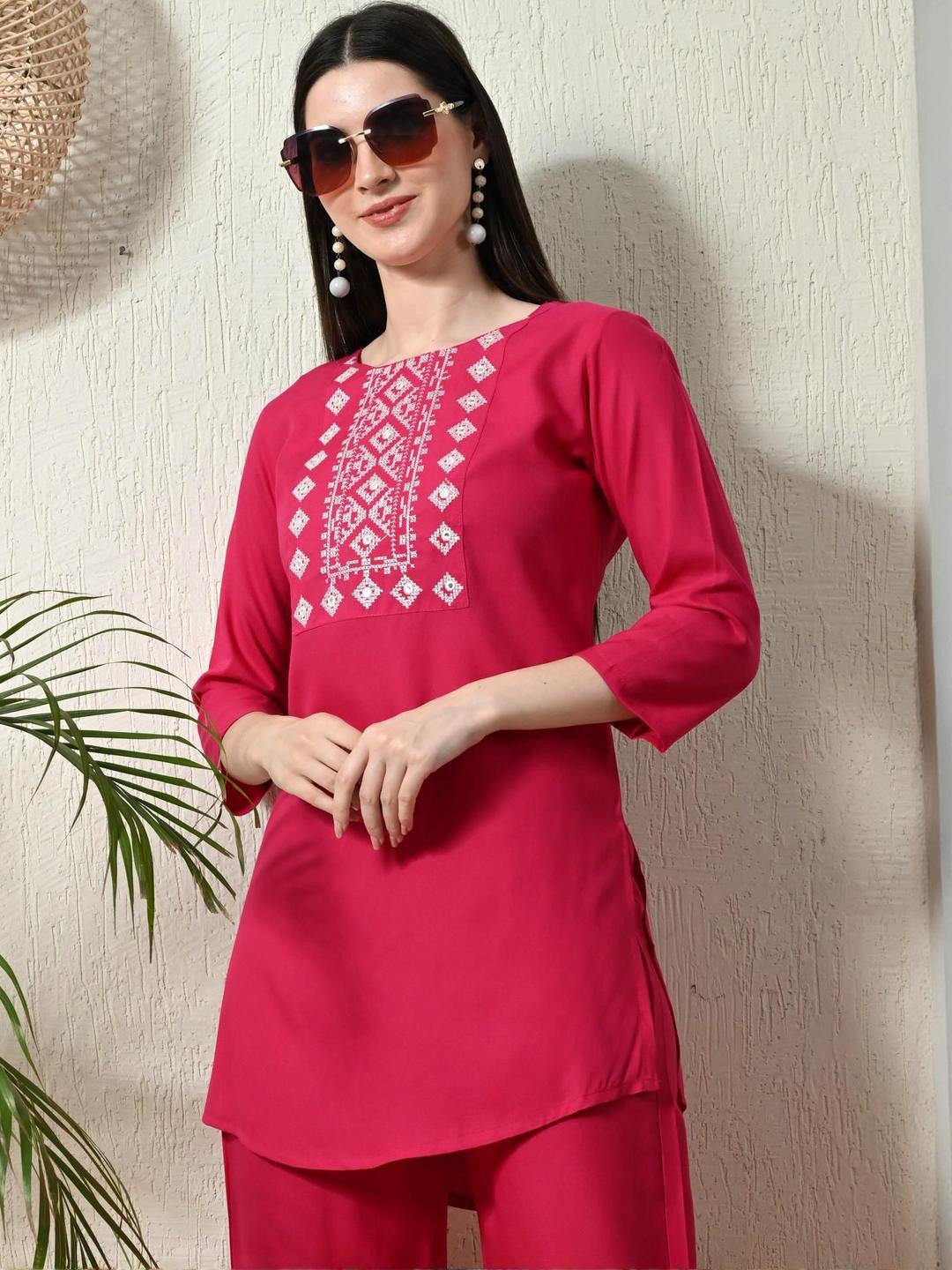 Fashion4word Geometric Yoke Design Mirror Work Kurti