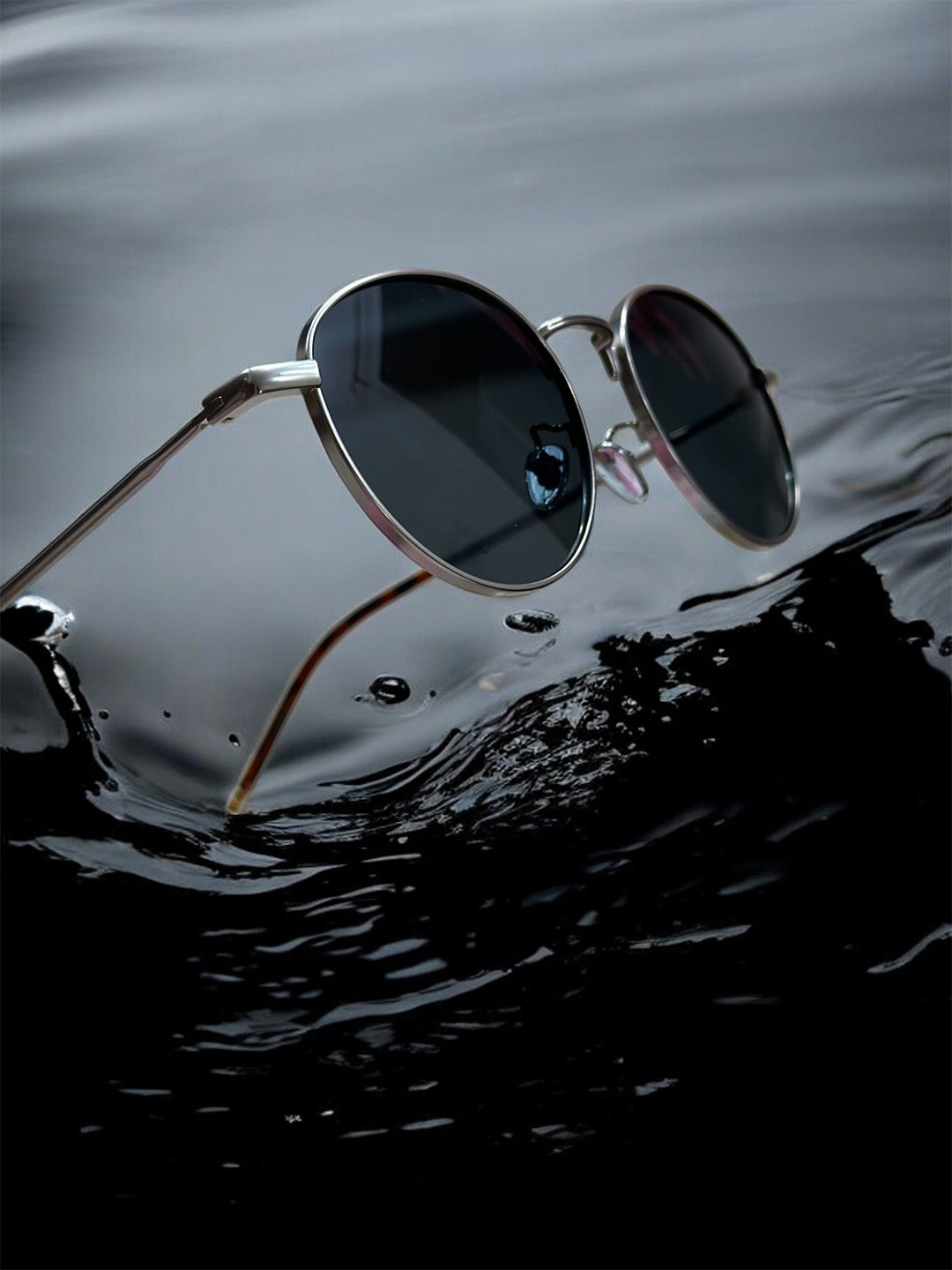 The Roadster Lifestyle Co. Unisex Round Sunglasses With UV Protected Lens RD 2339 silver