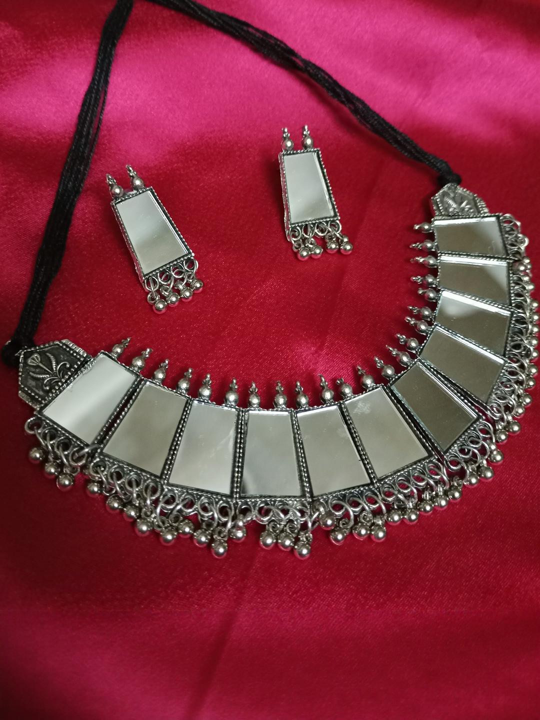 Bareilyy Statement Mirror Choker