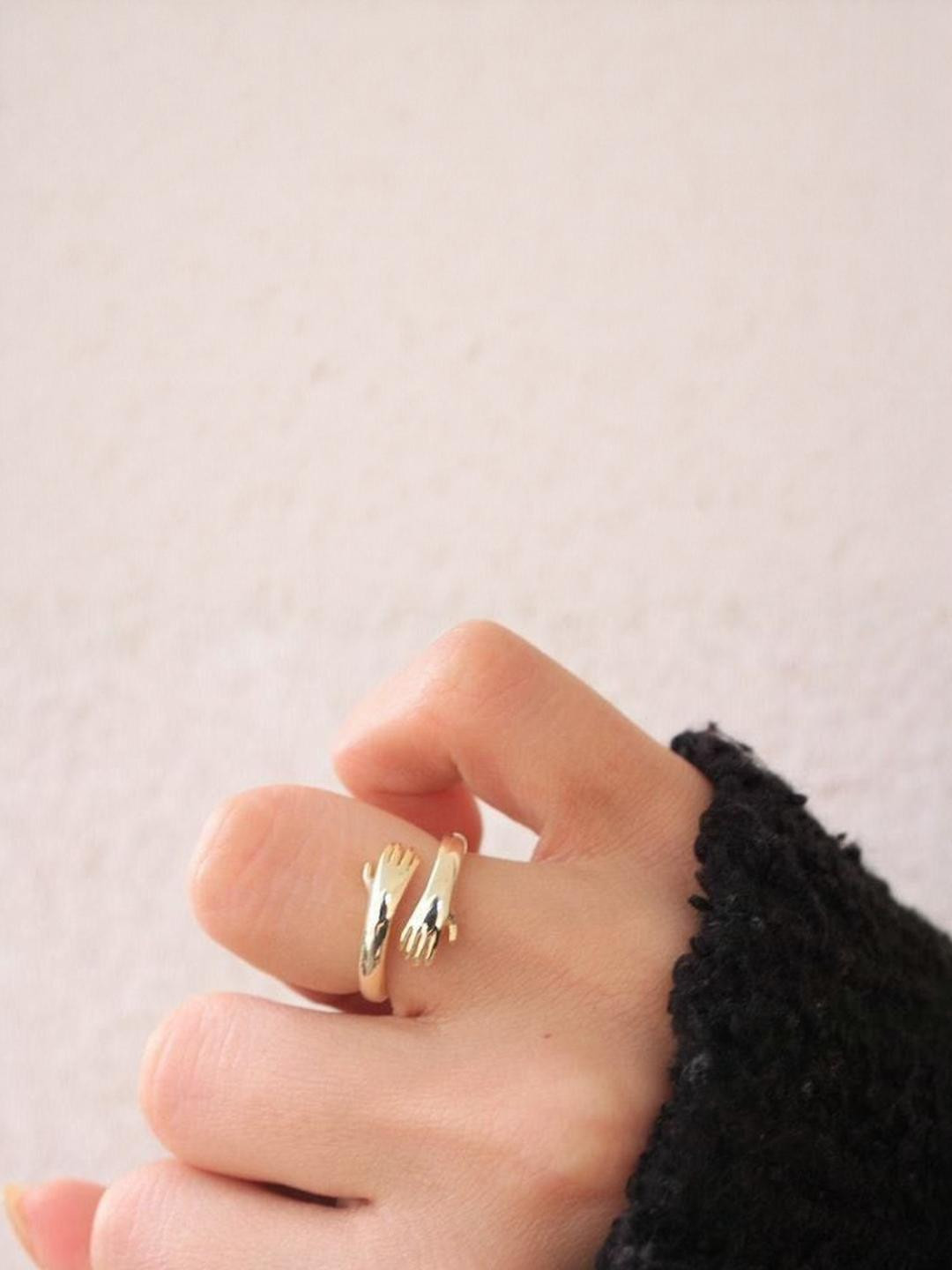 Arzonai Love Hug Metal Couple Rings