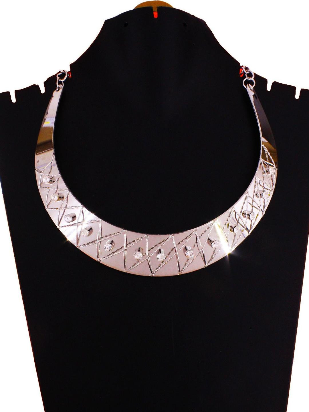 Guarantee Ornament House Metal Chain