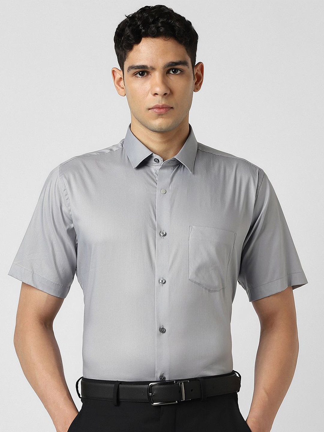 Van Heusen Men Solid Formal Half Sleeve Shirt