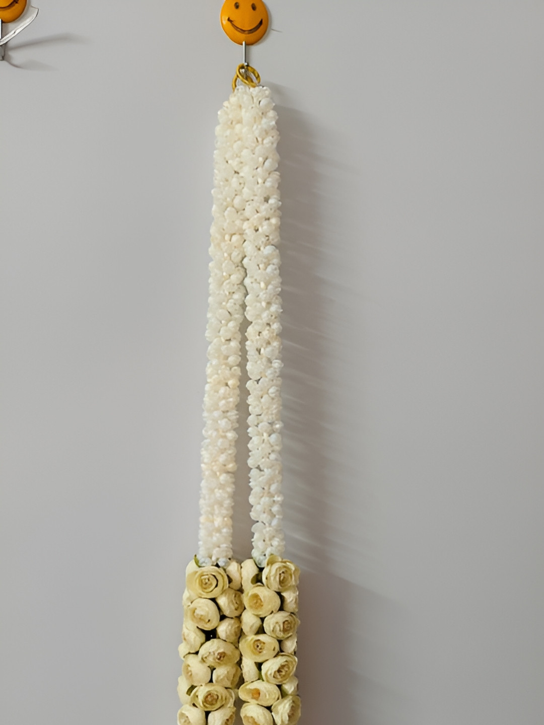 Sellplus 2 Pcs White Mogra Flower With Tassel Wall Hanging