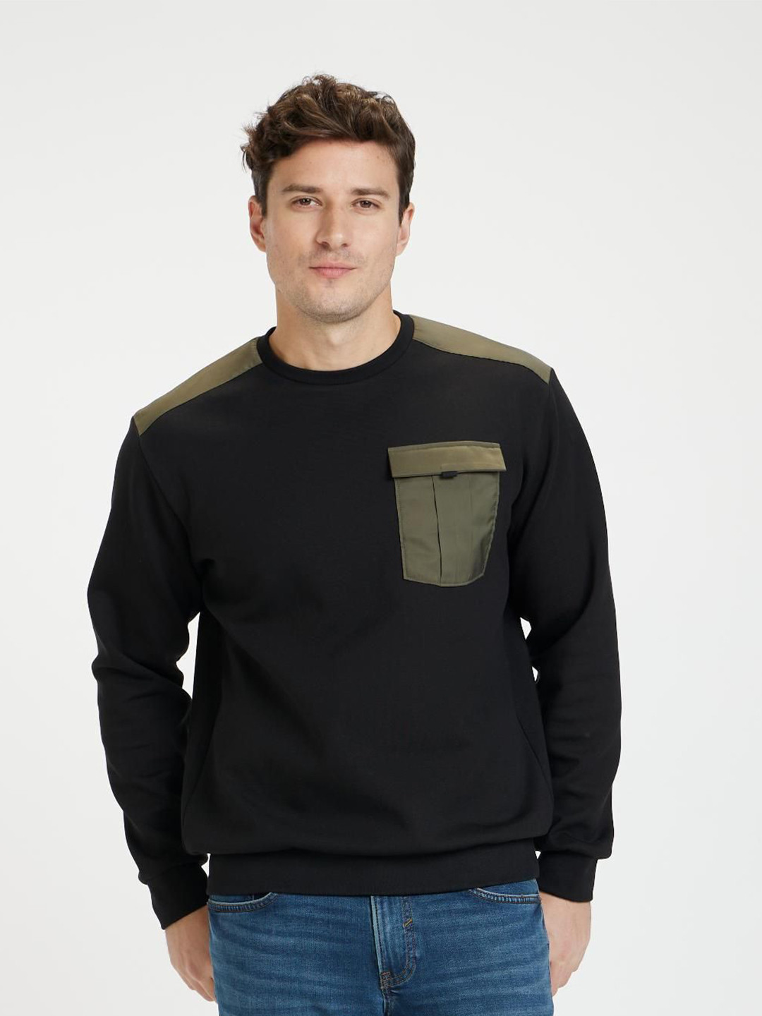 Celio Men Colourblocked Round Neck Pullover Sweatshirt with Mock Pocket