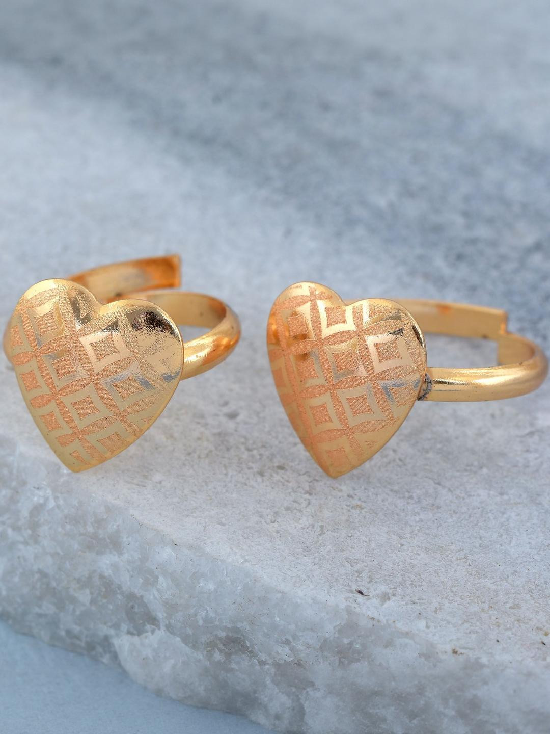 MEMOIR Rose Gold plated Heartshape Bichiya Traditonal Toering