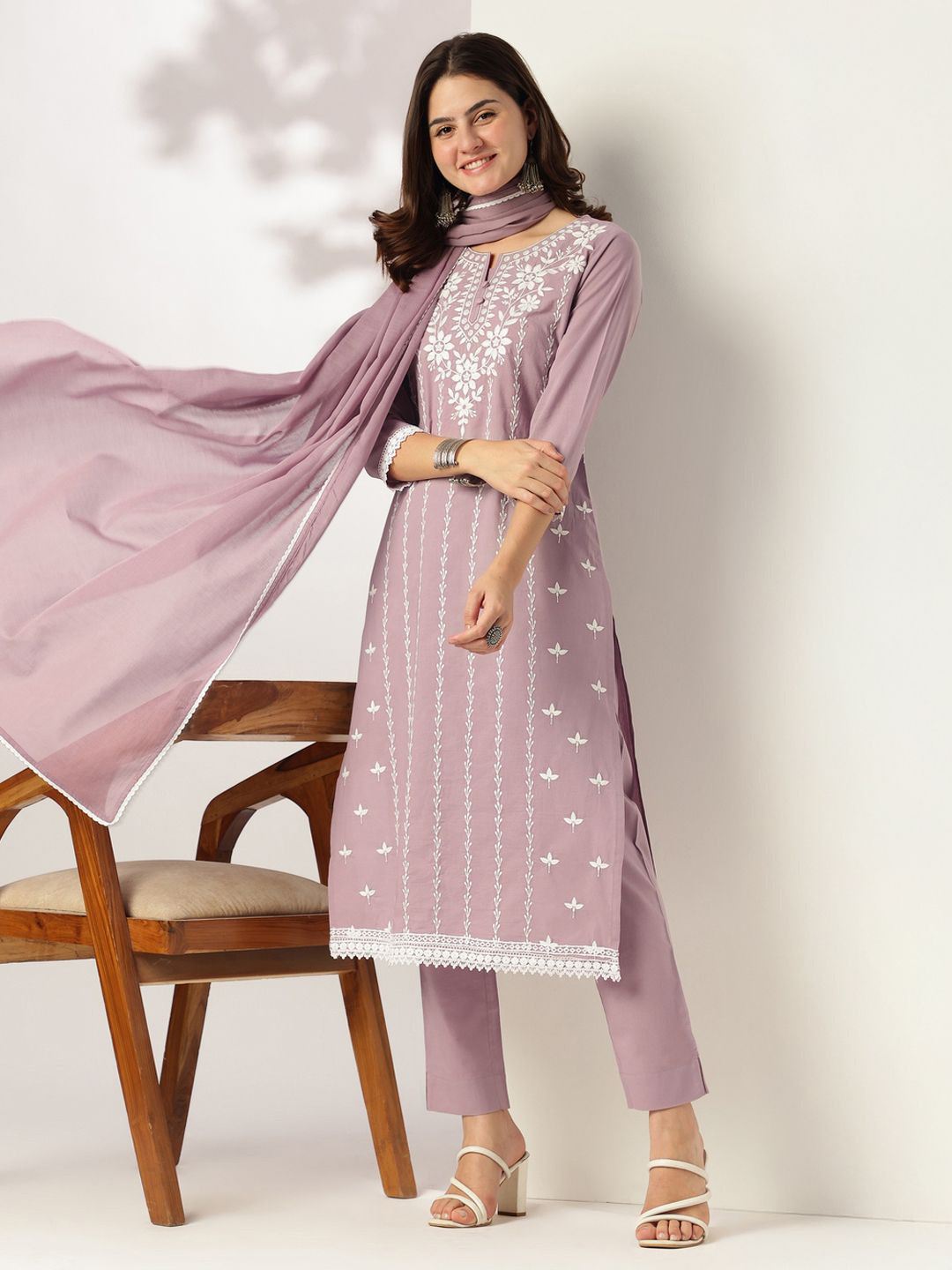 Janasya Women Light Purple Pure Cotton Embroidered Straight Kurta Set