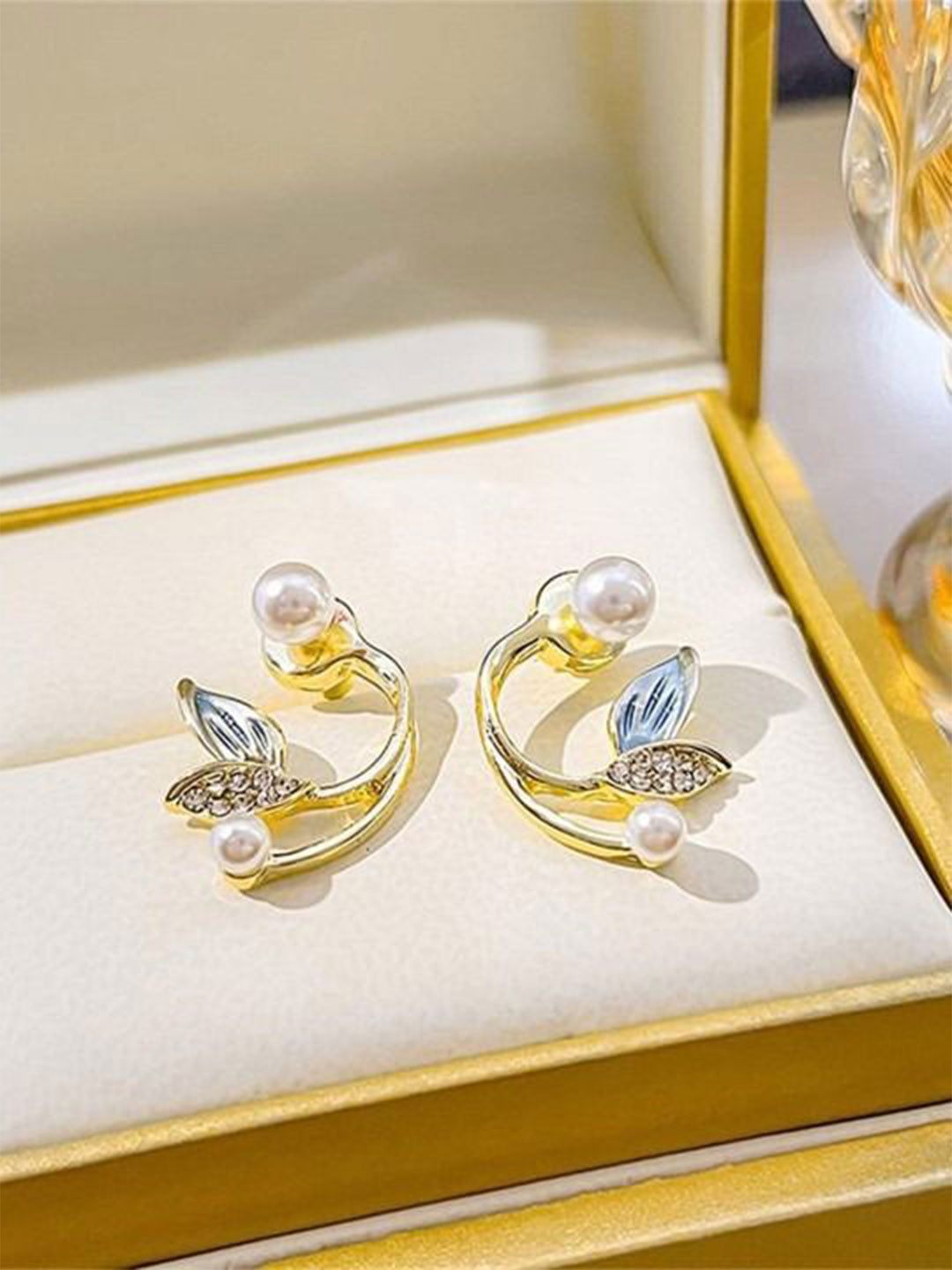AGARWALPRODUCT Krelin Gold-Plated Artificial Stones and Pearls Beaded Contemporary Studs