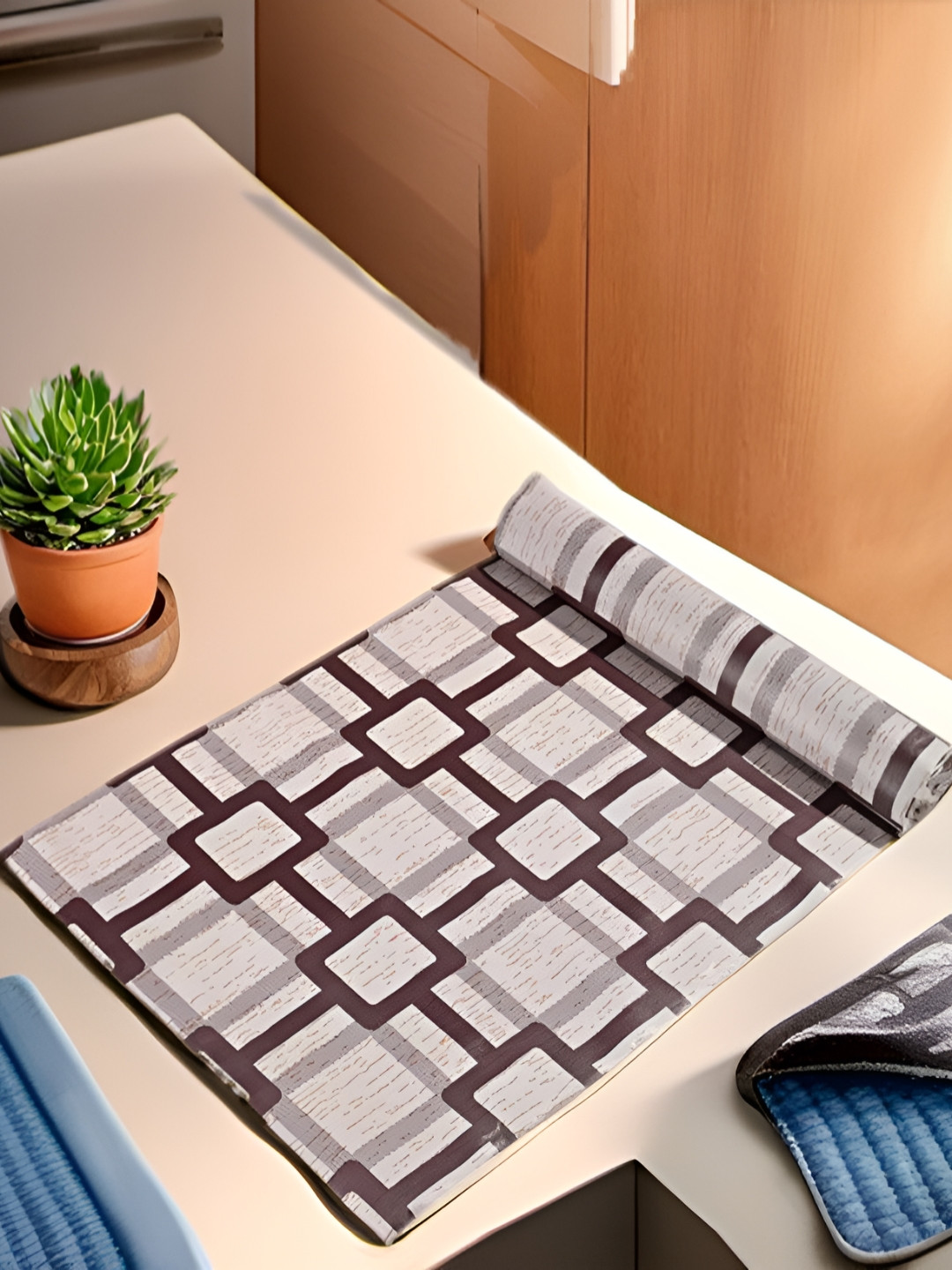 Aura White Printed Anti-Slip Water Resistant Shelf Liner Organisers