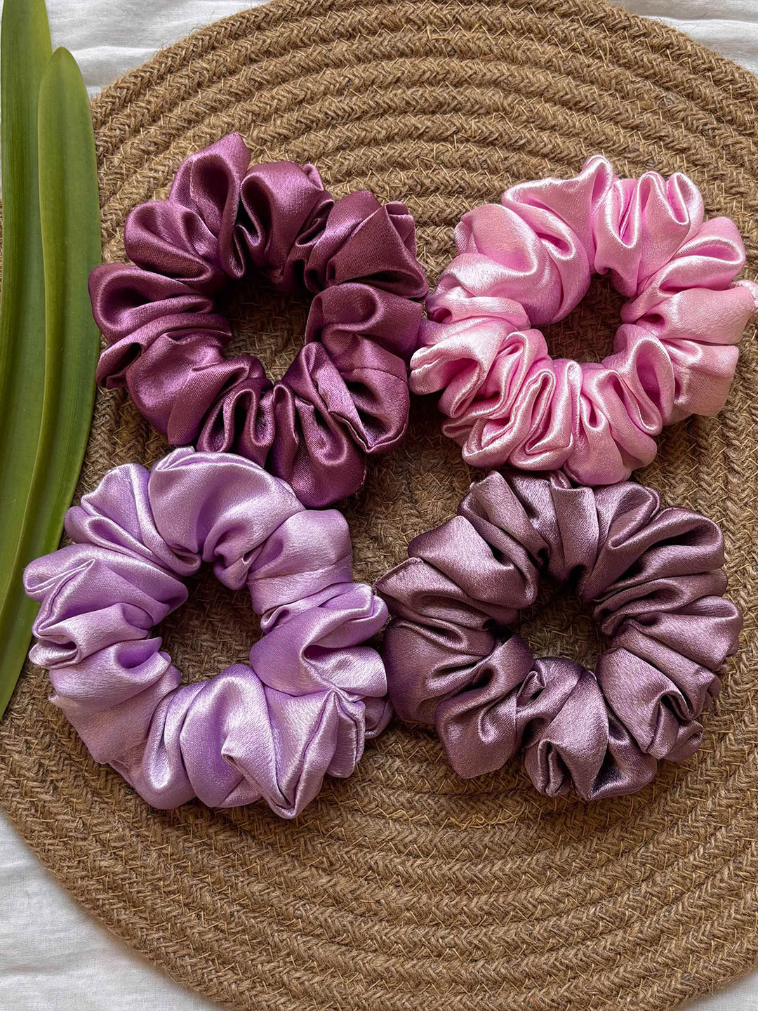 UMAHI Set Of 4 Satin Scrunchies