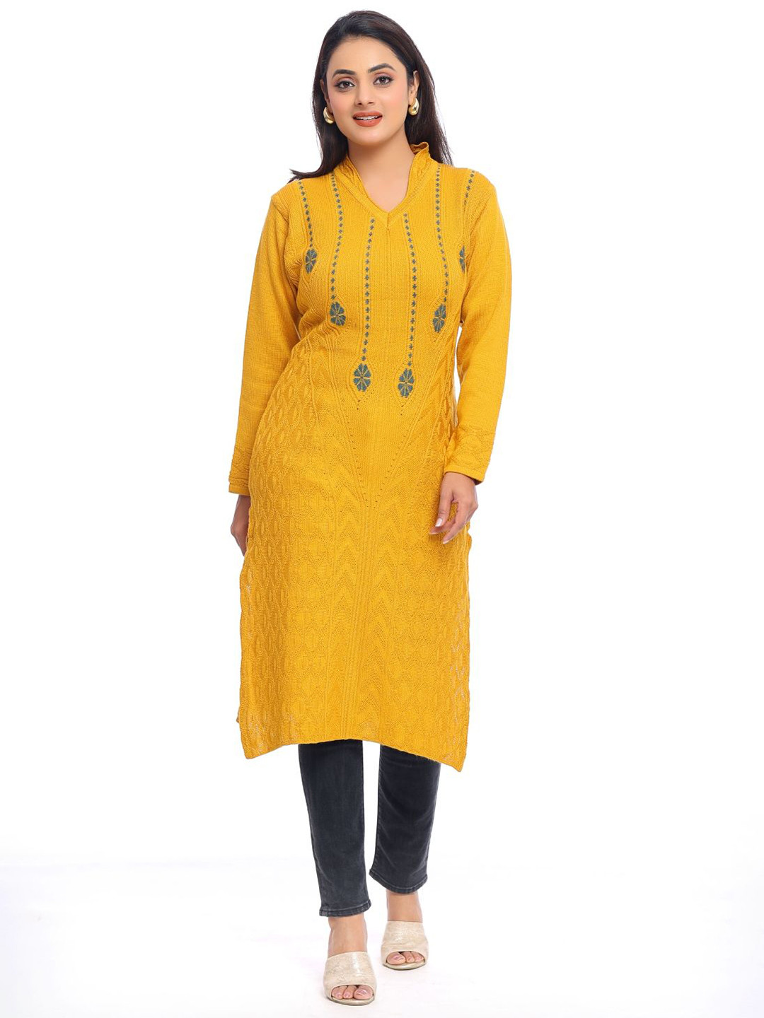 KNITZY Woven Design V-Neck Woollen Straight Kurta
