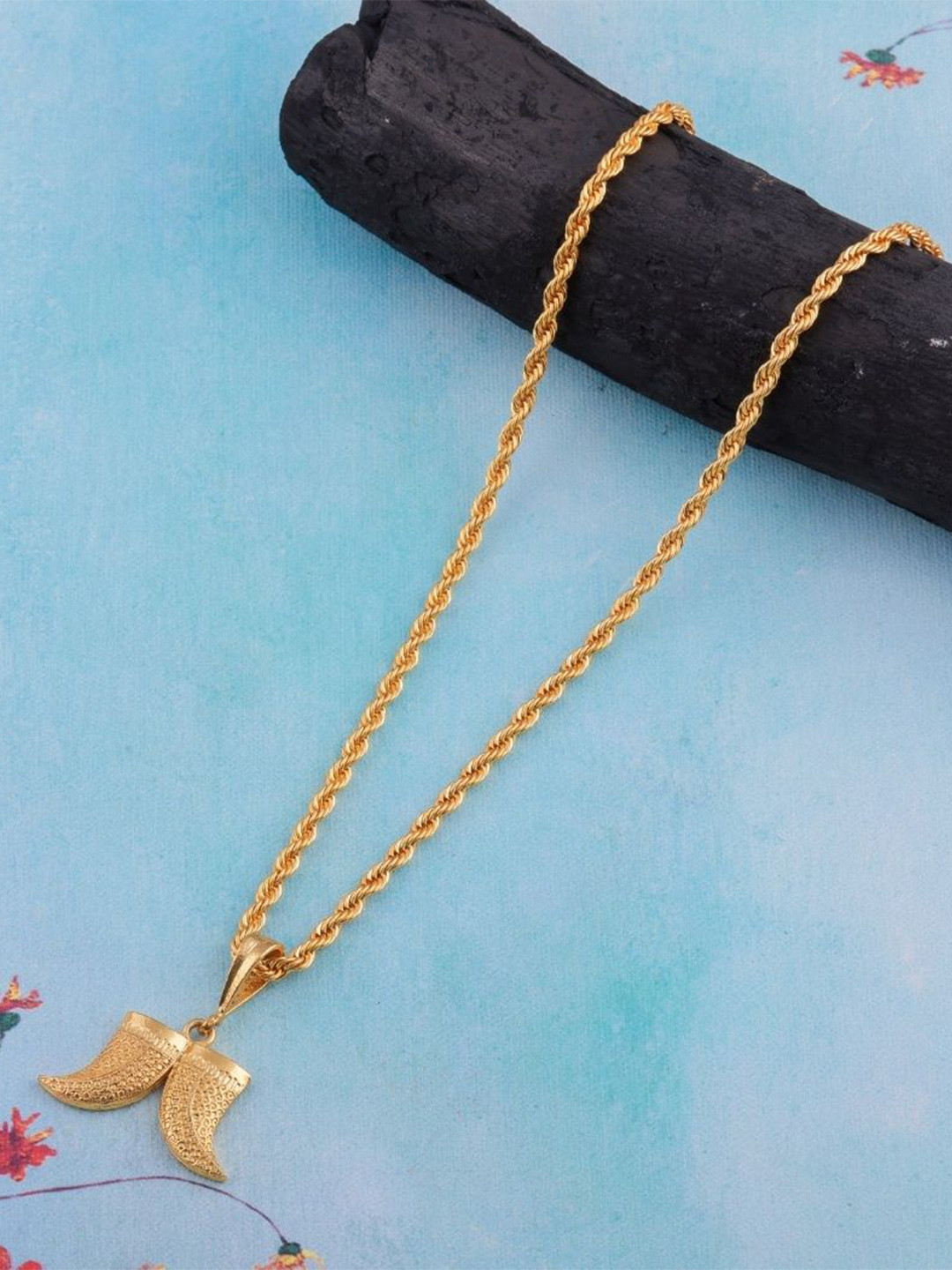 The Roadster Lifestyle Co. Men Gold-Plated Rope Link Chain With Pendants