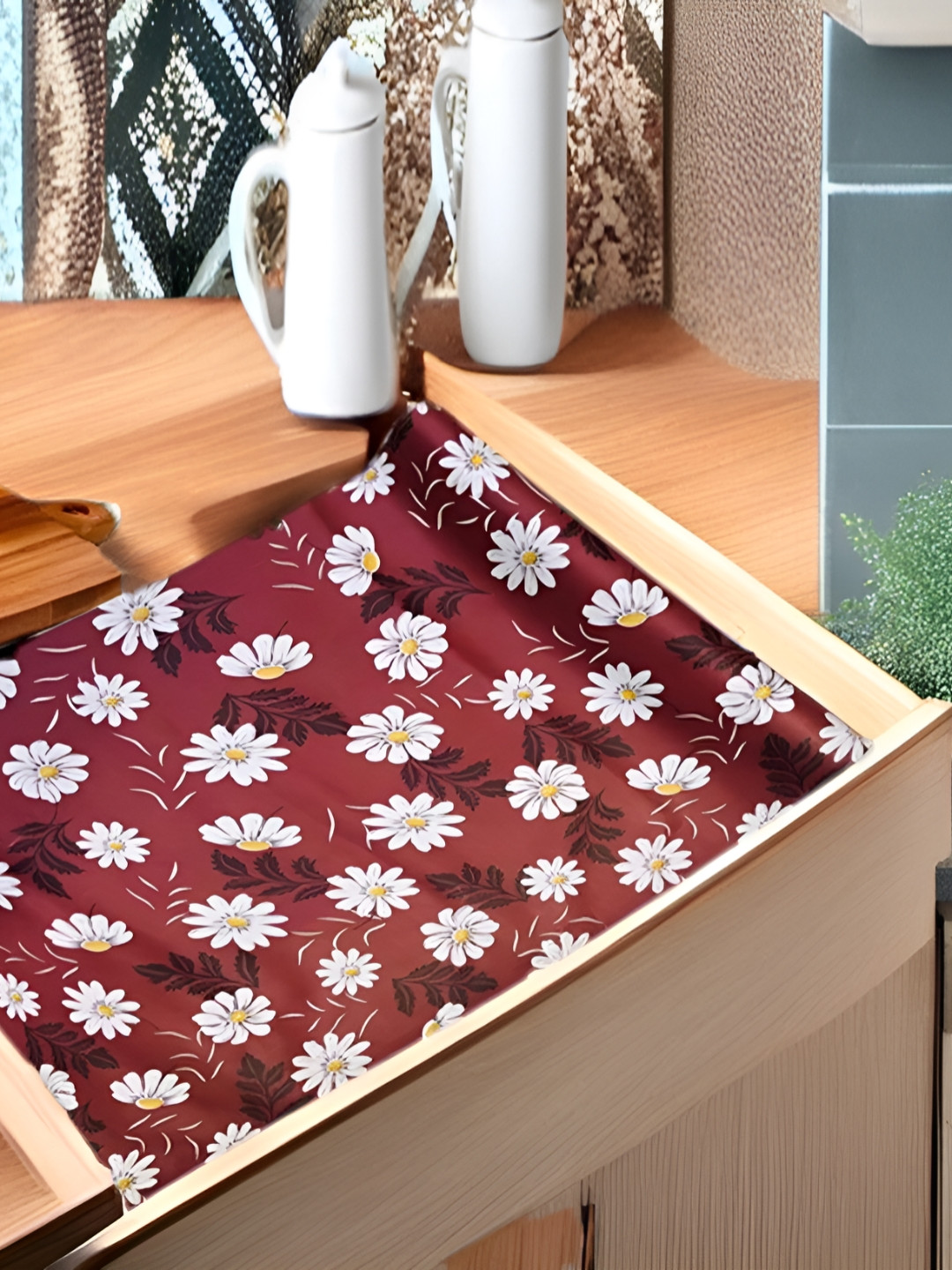 Aura Red Printed  Anti-Slip Water Resistant Shelf Liner Organisers