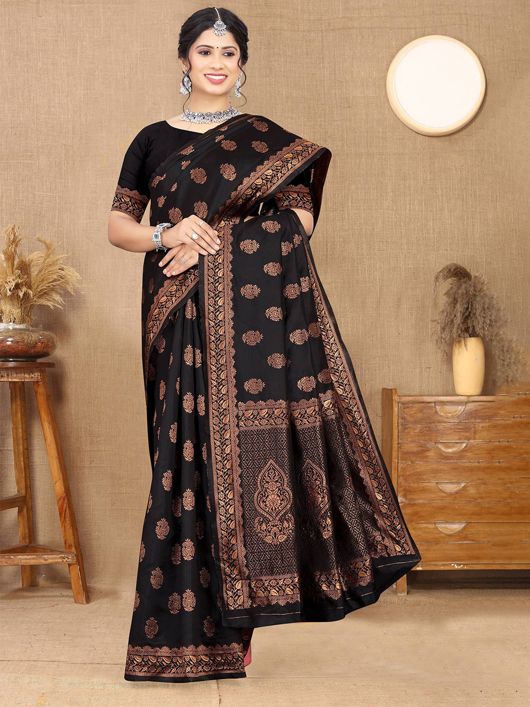 KAMDAR Woven Design Zari Banarasi Saree