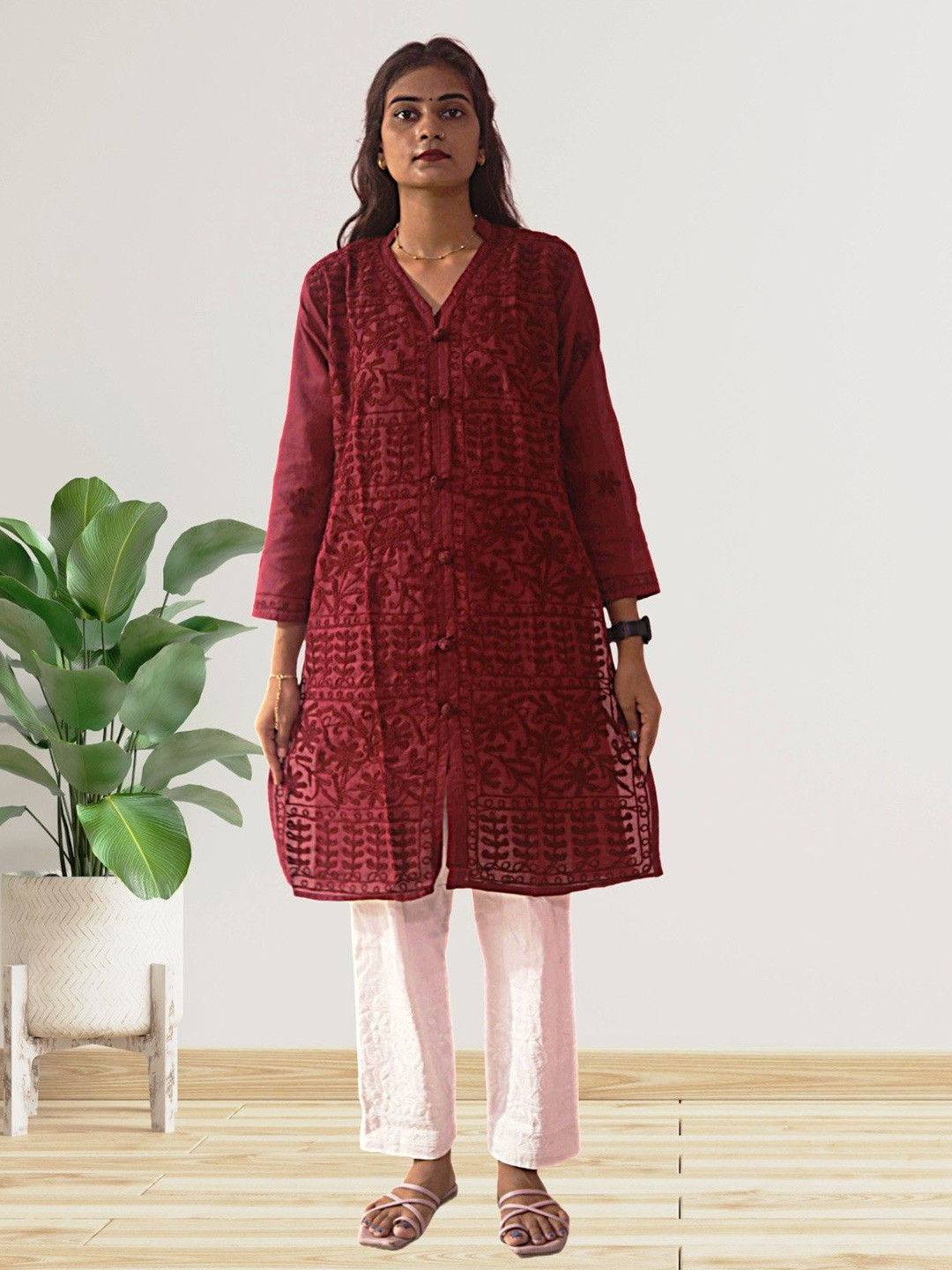 KURTIVERSE Embroidered V-Neck Ethnic Straight Kurta