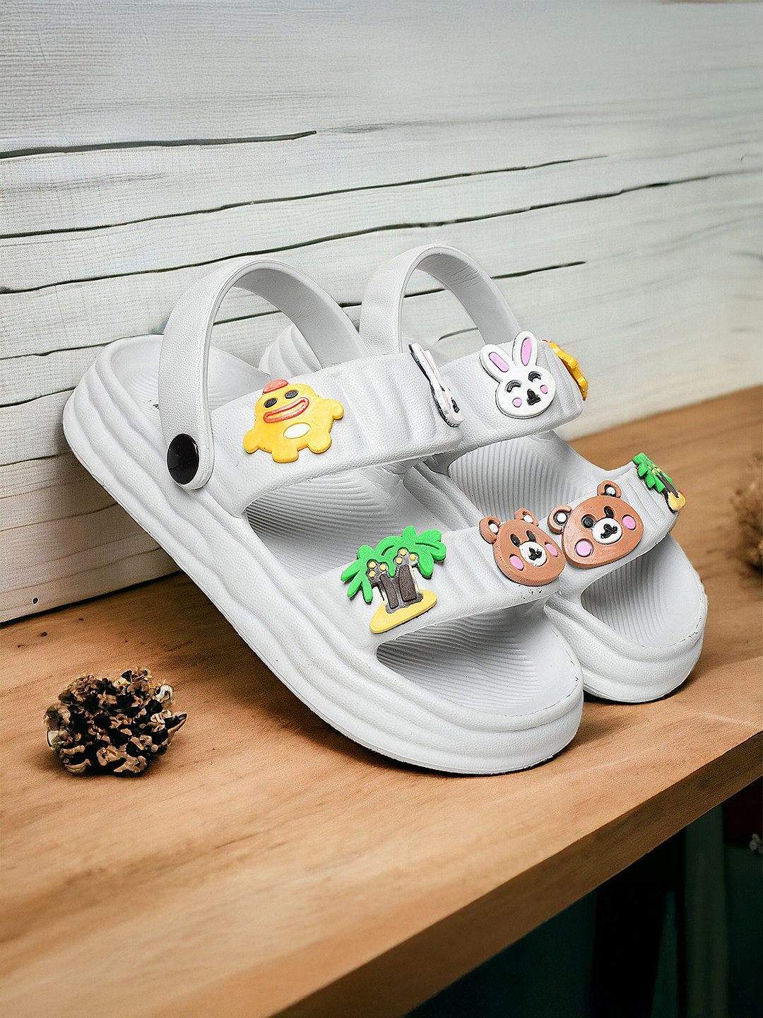 PISCO Women Self-Designed Flip-Flop