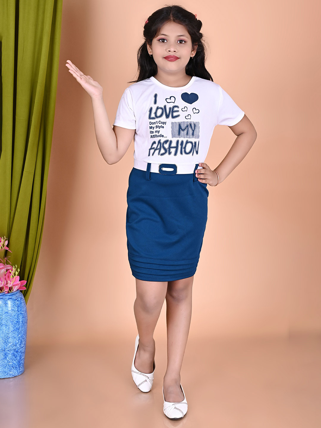 FASSY Girls Printed T-shirt & Skirt Clothing Set