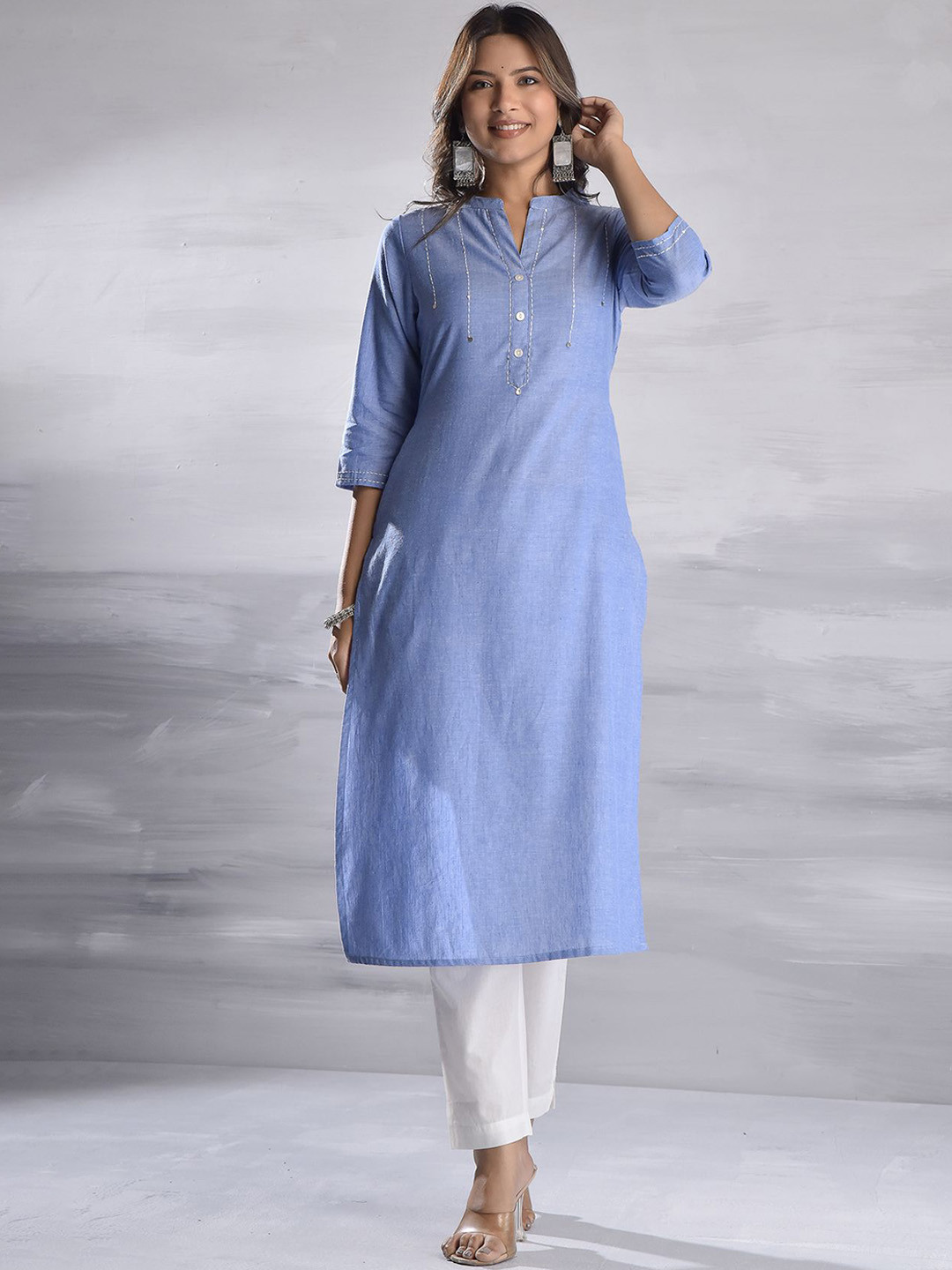 Bada Boota Floral Yoke Design Mandarin Collar Pure Cotton Straight Kurta With Trousers