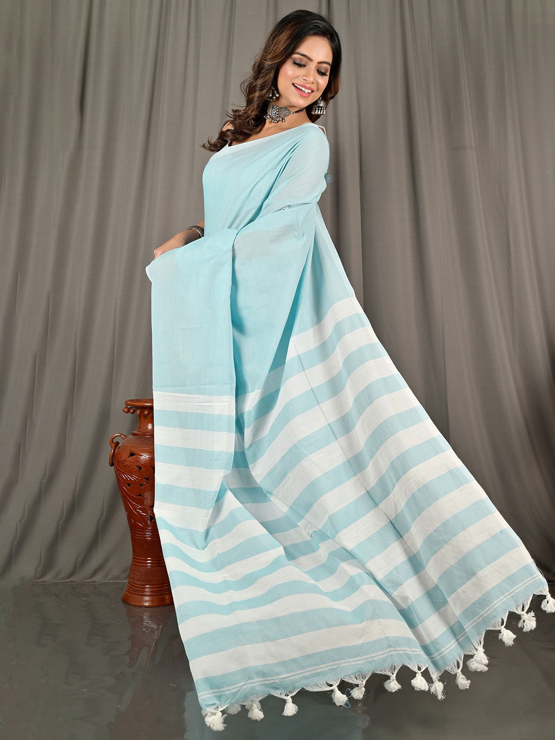 PuJoy Solid Pure Cotton Taant Saree