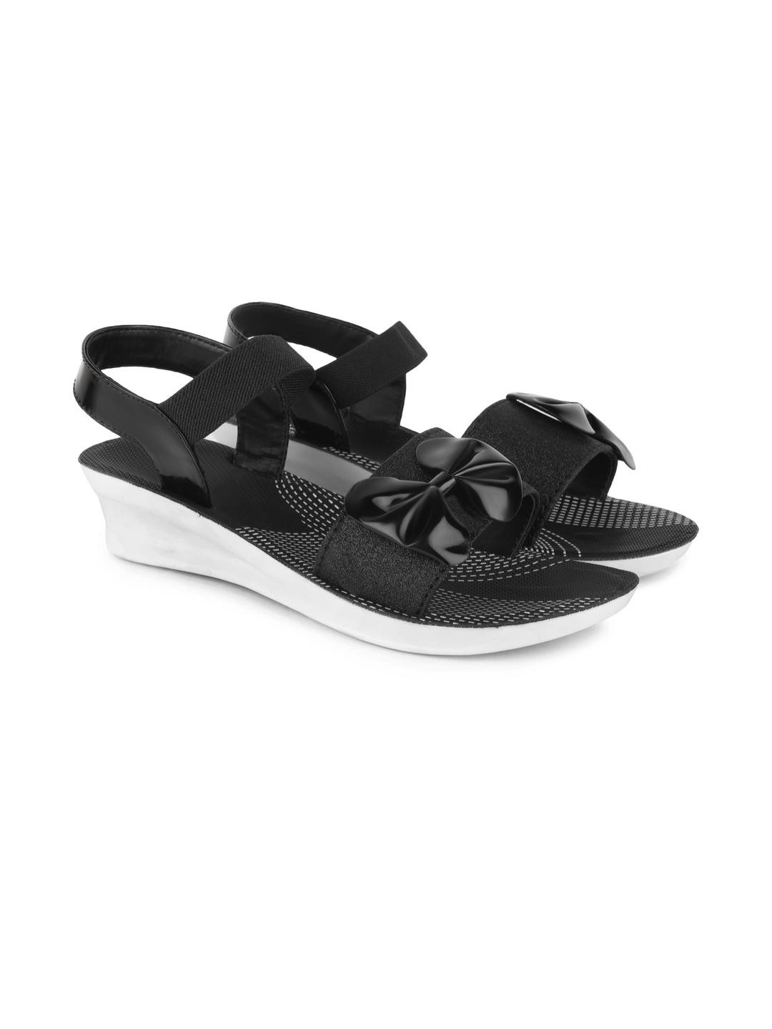 DRACKFOOT Women Solid Closed Back Canvas Wedges