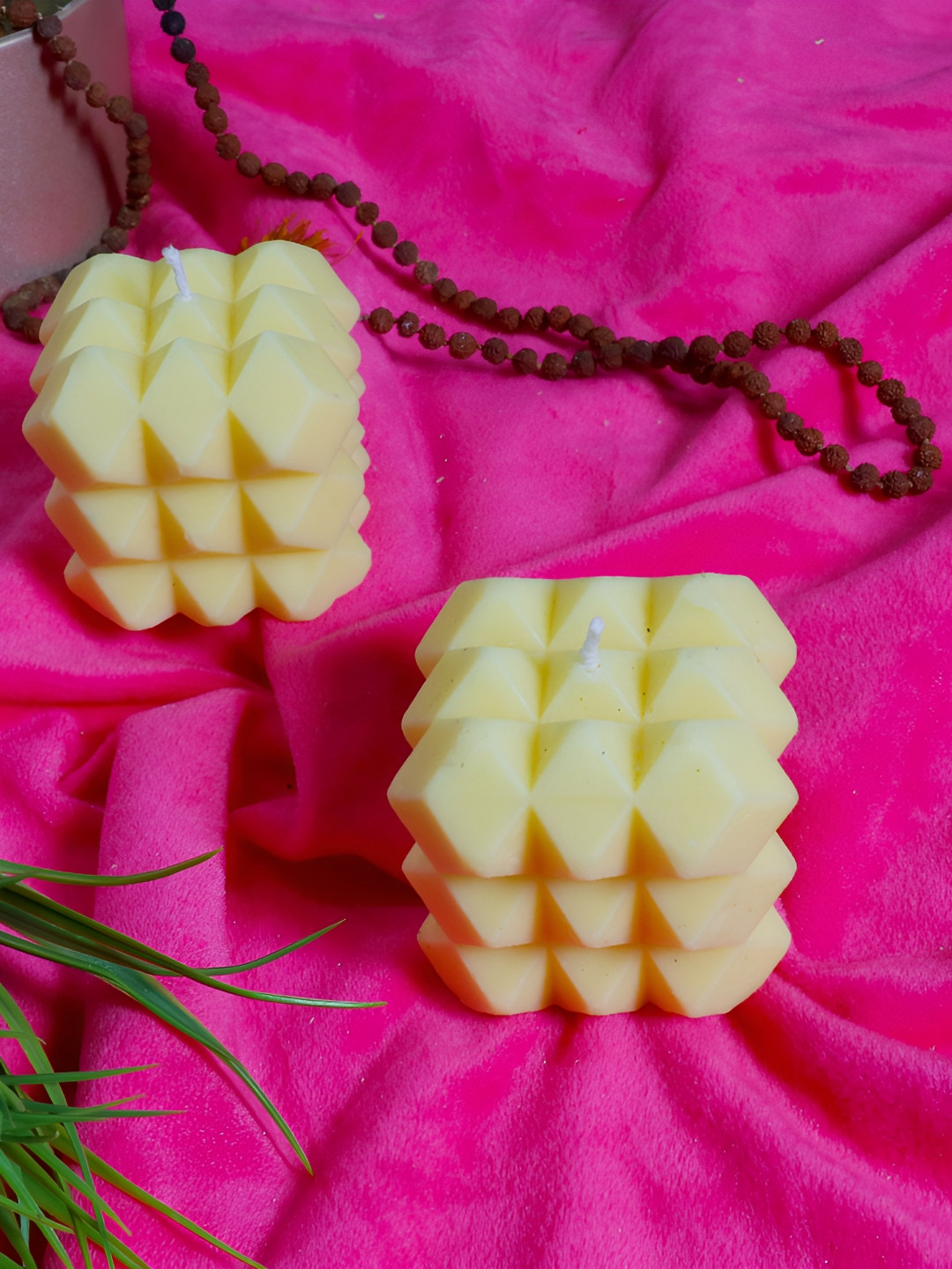 Aura Handmade Square 2Pcs Scented 1 Wick Scented Solid Regular Tea Light Candles