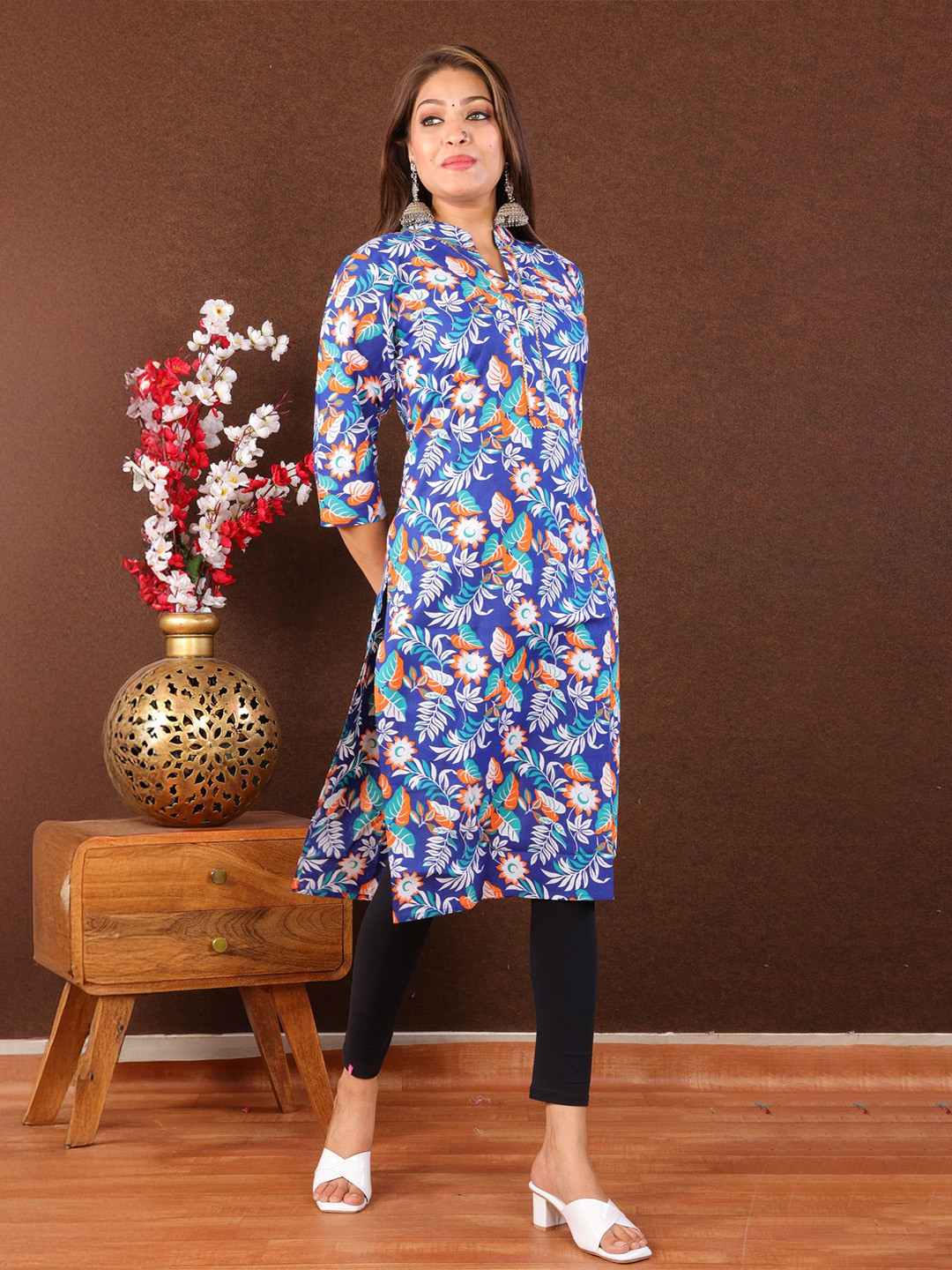 huuhambay Women Floral Printed Gotta Patti Kurta