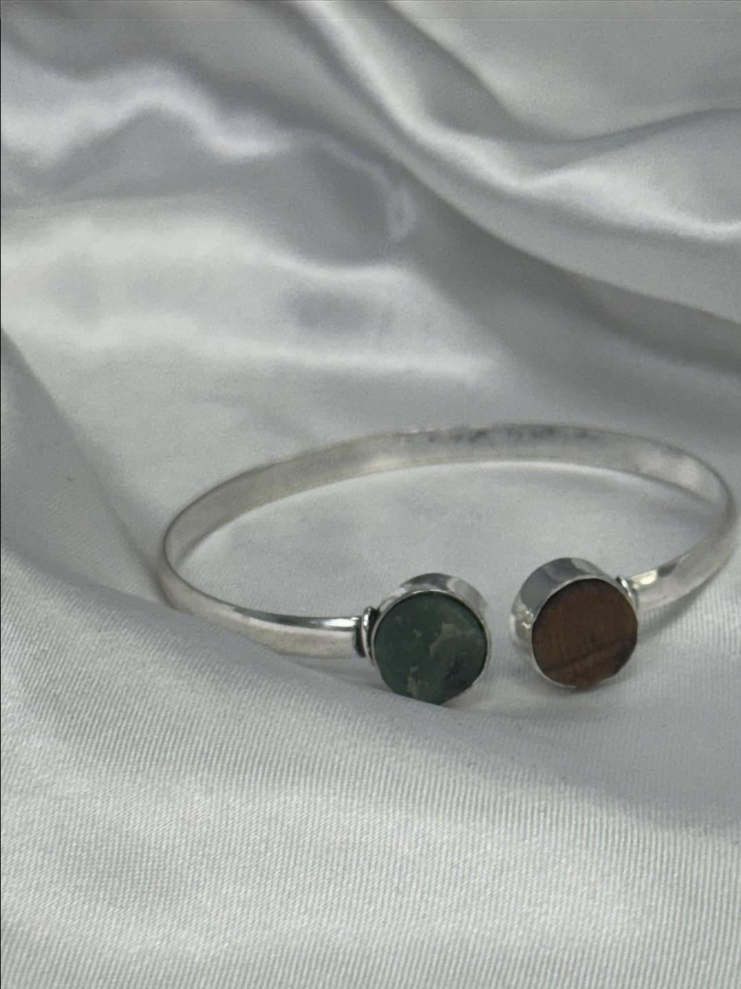 Ore Healing Crystals Women German Silver Tigers Eye Silver-Plated Bangle-Style Bracelet